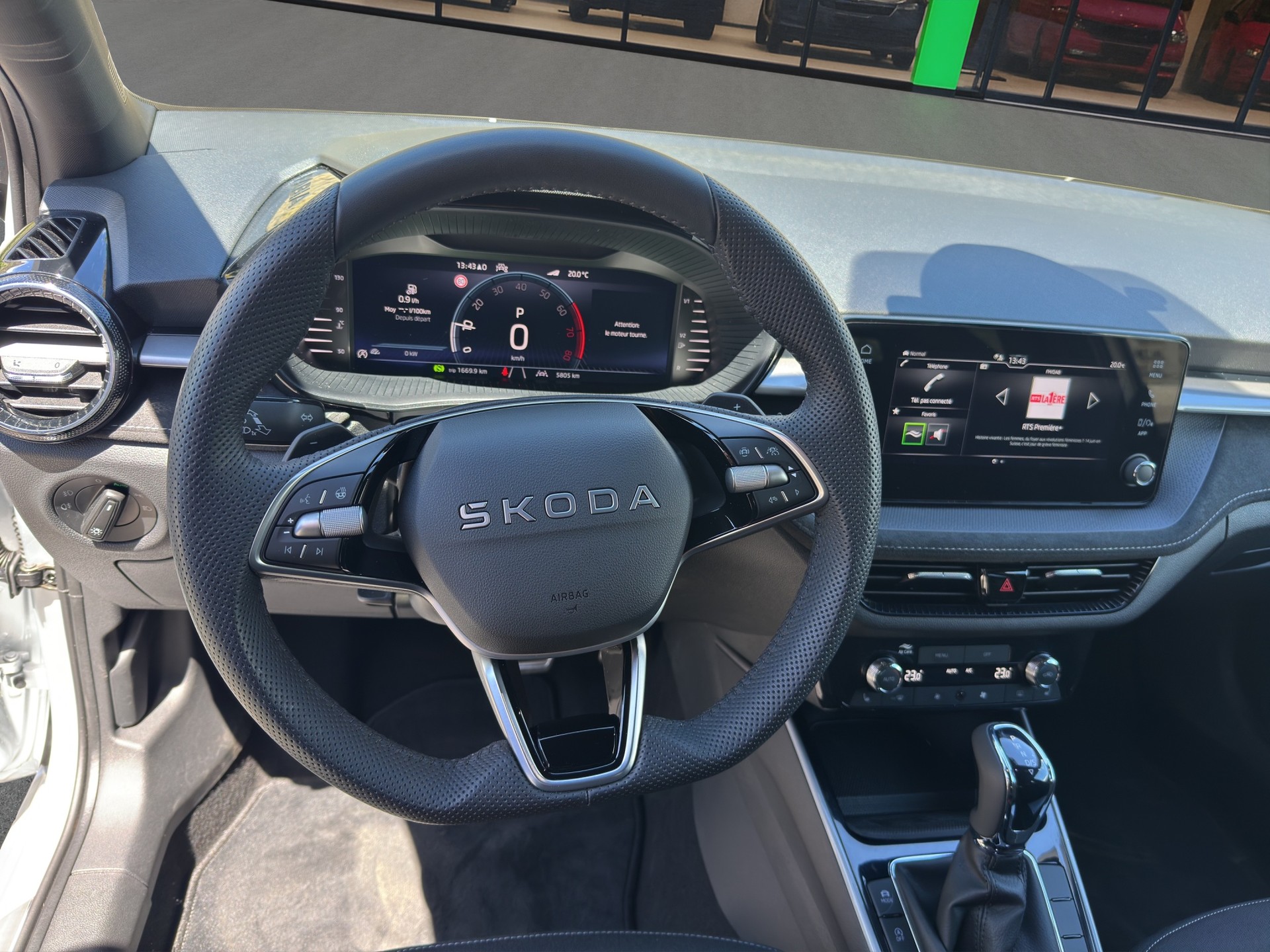 SKODA Fabia 1.0 TSI Dynamic DSG-image-9