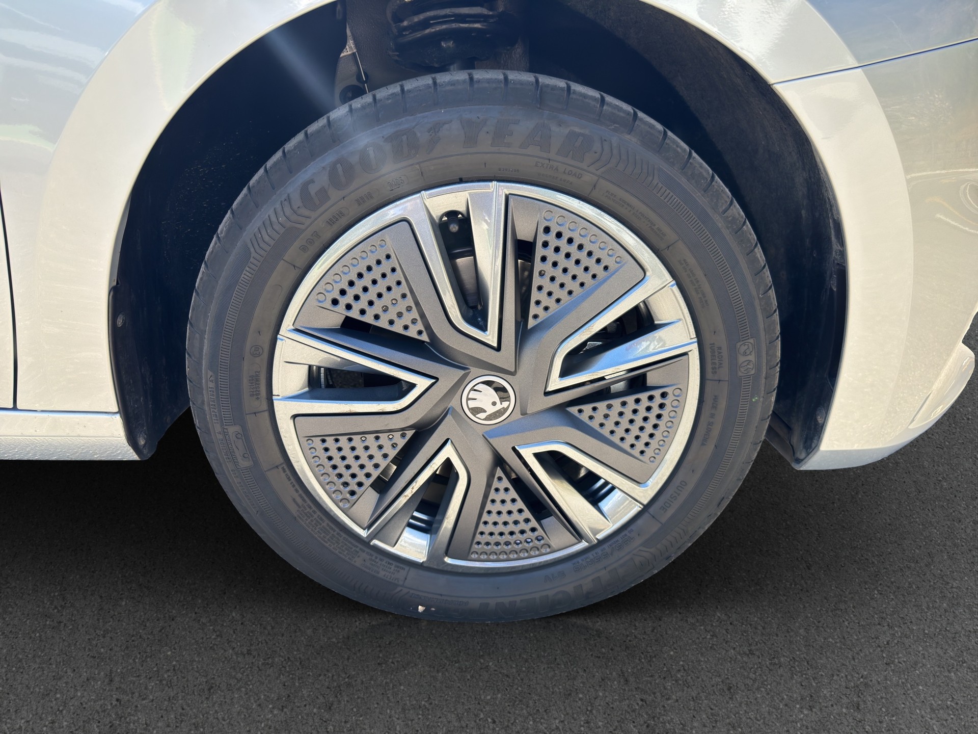 SKODA Fabia 1.0 TSI Dynamic DSG-image-23