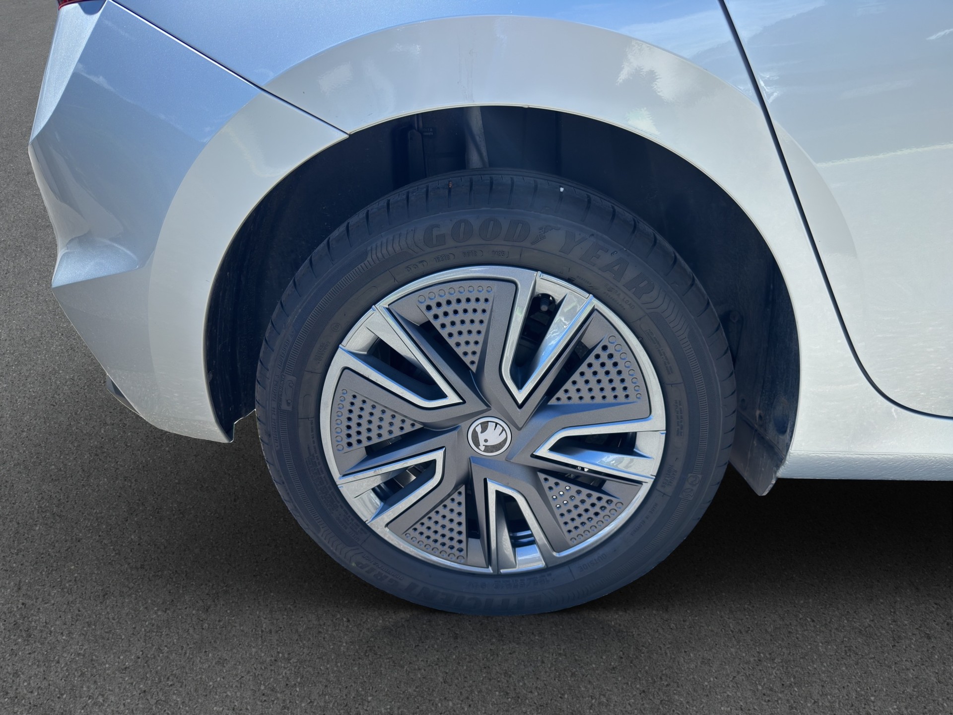 SKODA Fabia 1.0 TSI Dynamic DSG-image-22