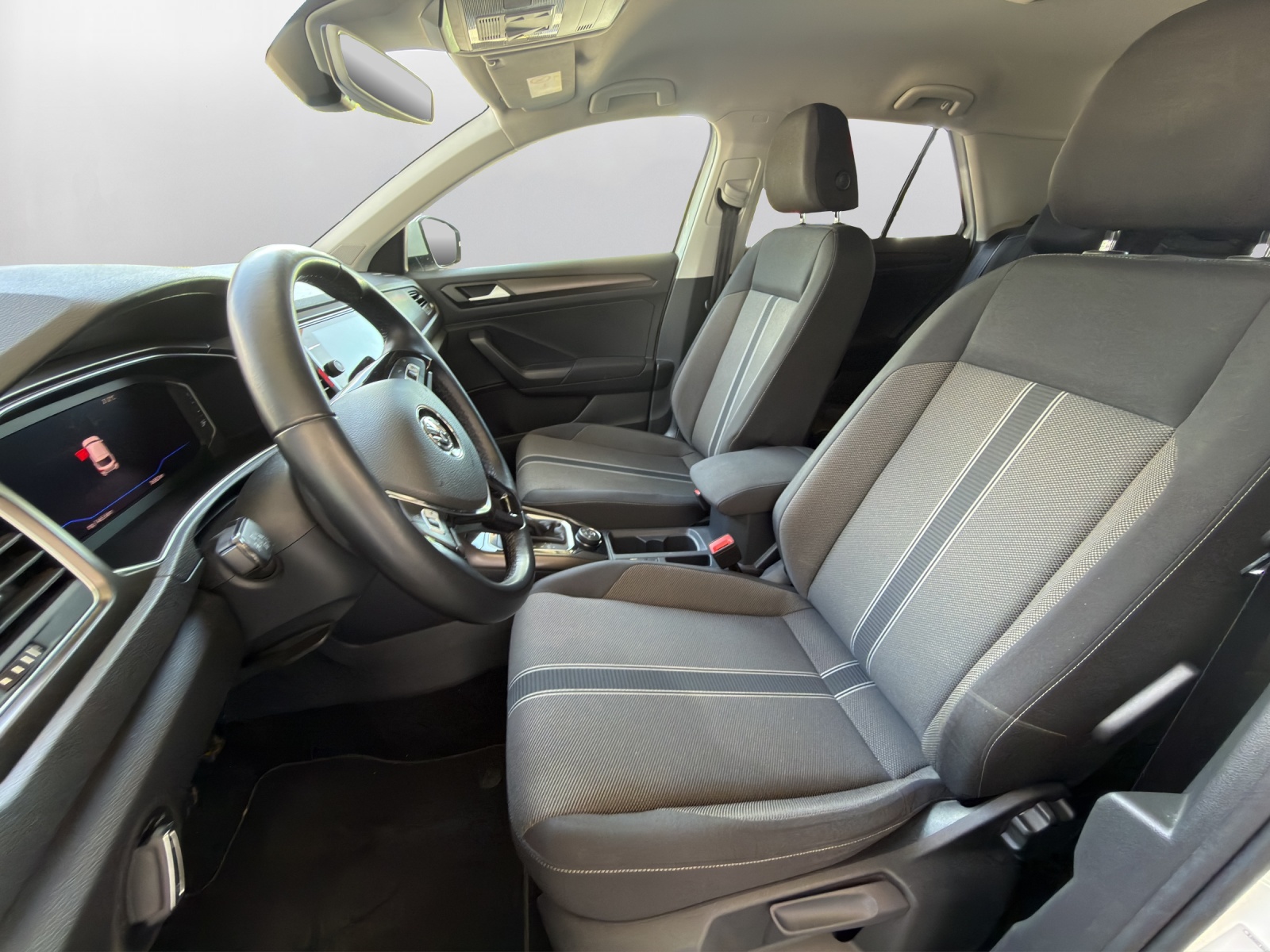 VW T-Roc 2.0 TSI Advance DSG 4Motion-image-9