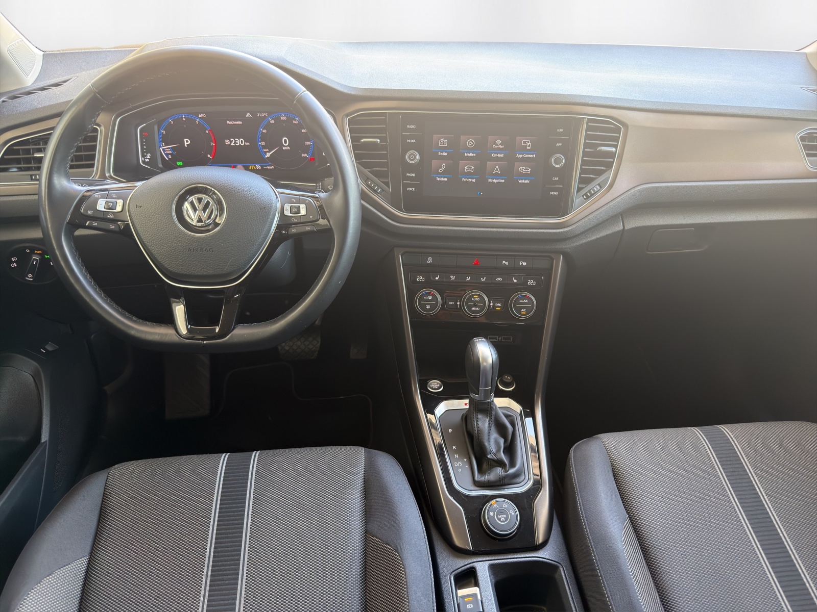 VW T-Roc 2.0 TSI Advance DSG 4Motion-image-6