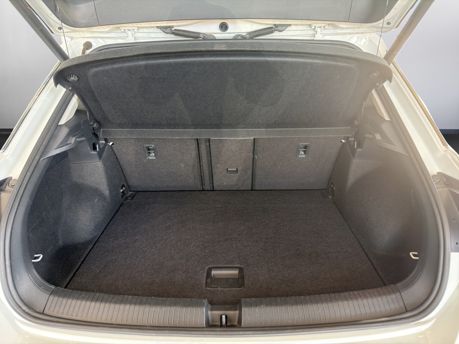 VW T-Roc 2.0 TSI Advance DSG 4Motion-image-12