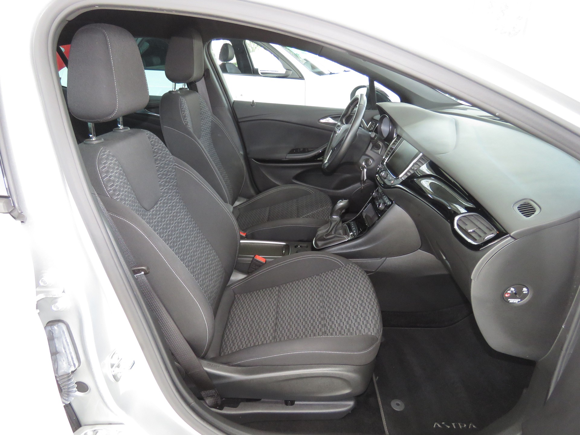 OPEL Astra 1.4i Turbo Black Edition-image-11