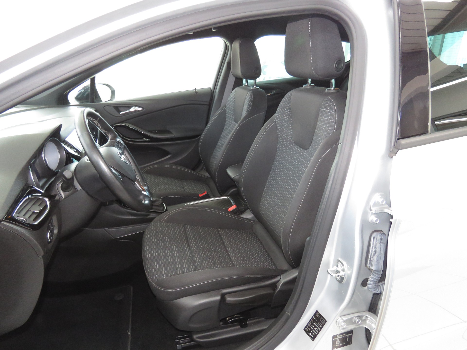 OPEL Astra 1.4i Turbo Black Edition-image-7