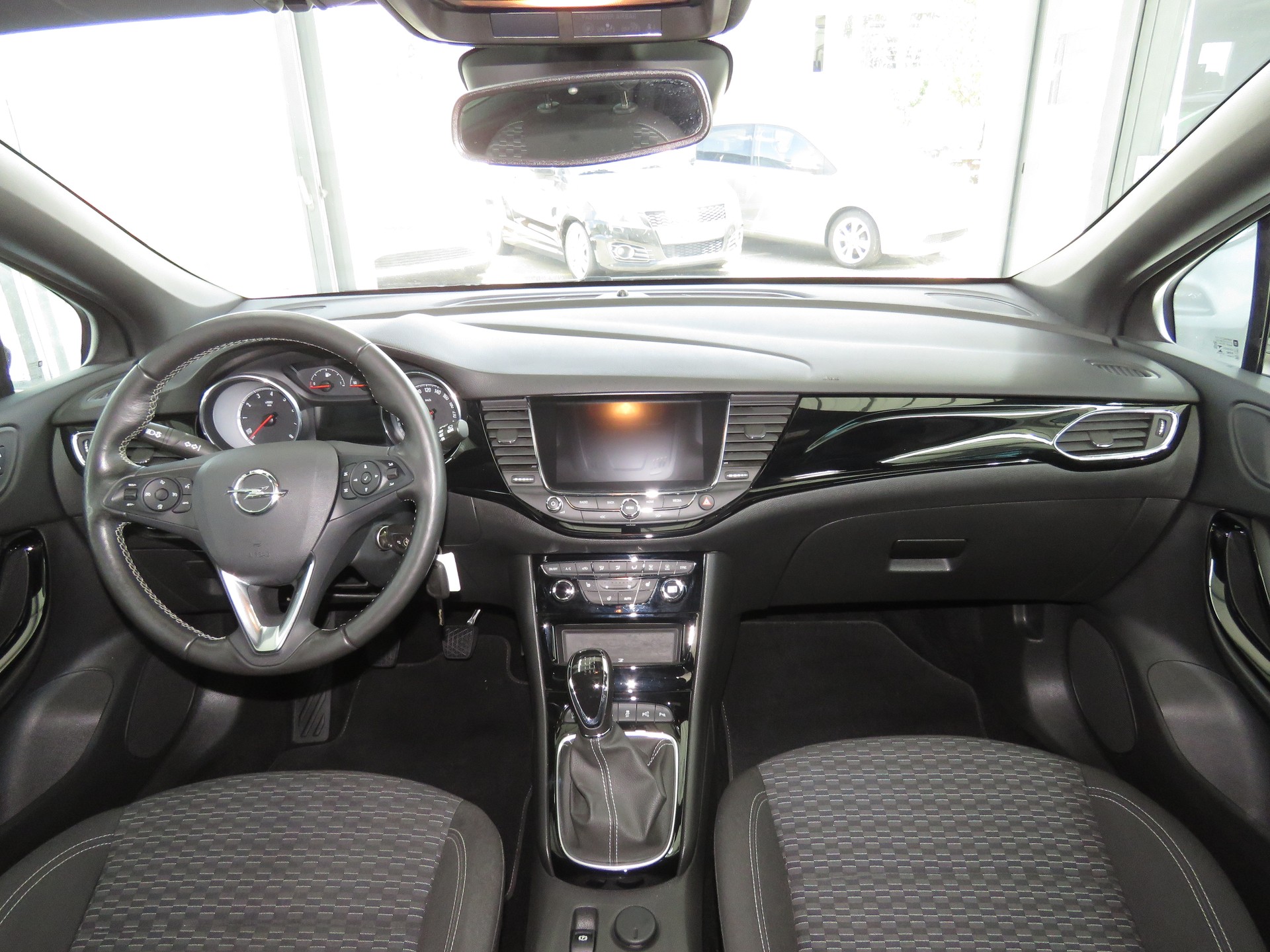 OPEL Astra 1.4i Turbo Black Edition-image-13
