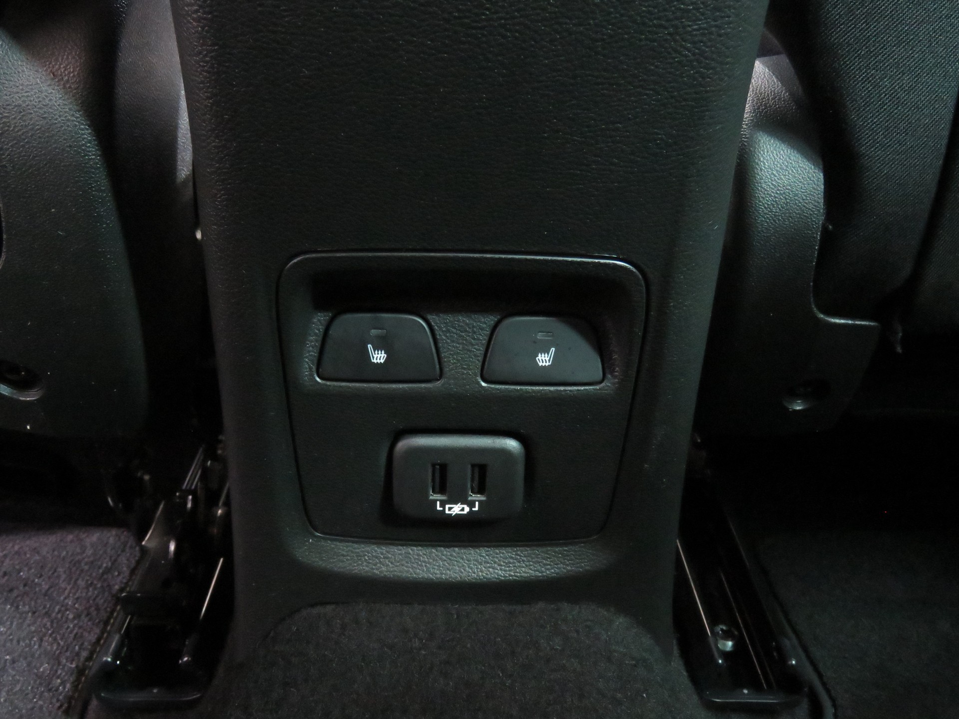 OPEL Astra 1.4i Turbo Black Edition-image-21