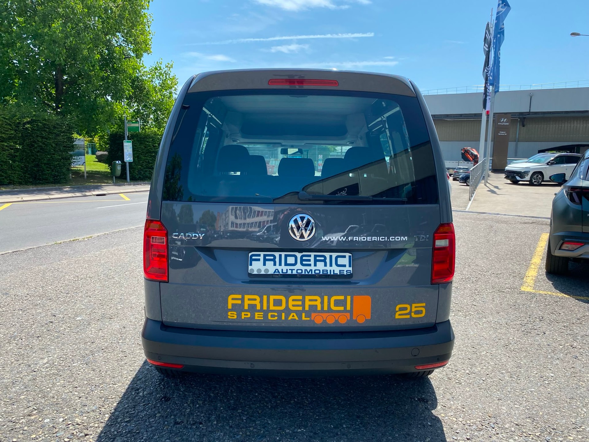 VW Caddy 2.0 TDI Trendline-image-3