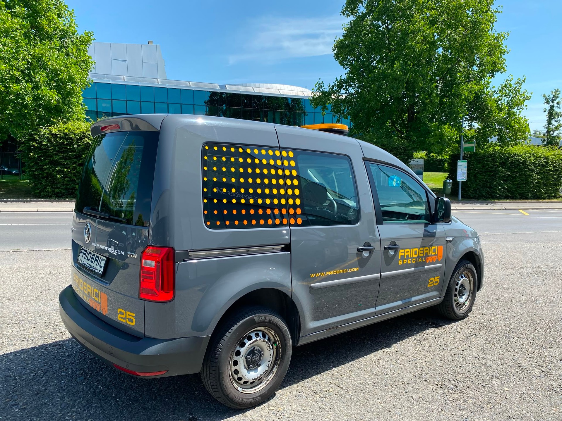 VW Caddy 2.0 TDI Trendline-image-4