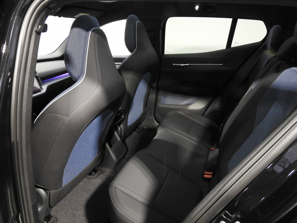 VOLVO EX 30 CC E60 Twin Performance AWD-image-11