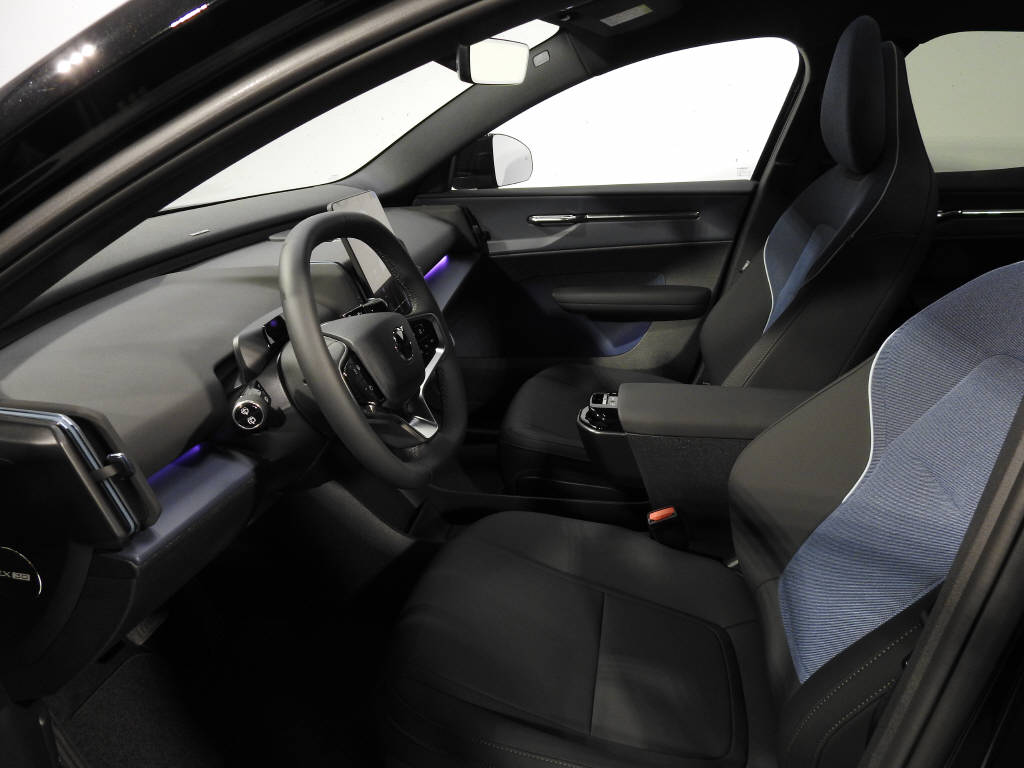 VOLVO EX 30 CC E60 Twin Performance AWD-image-9