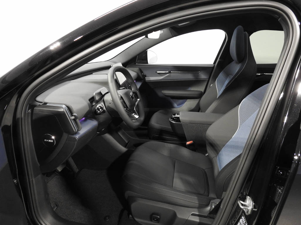 VOLVO EX 30 CC E60 Twin Performance AWD-image-8