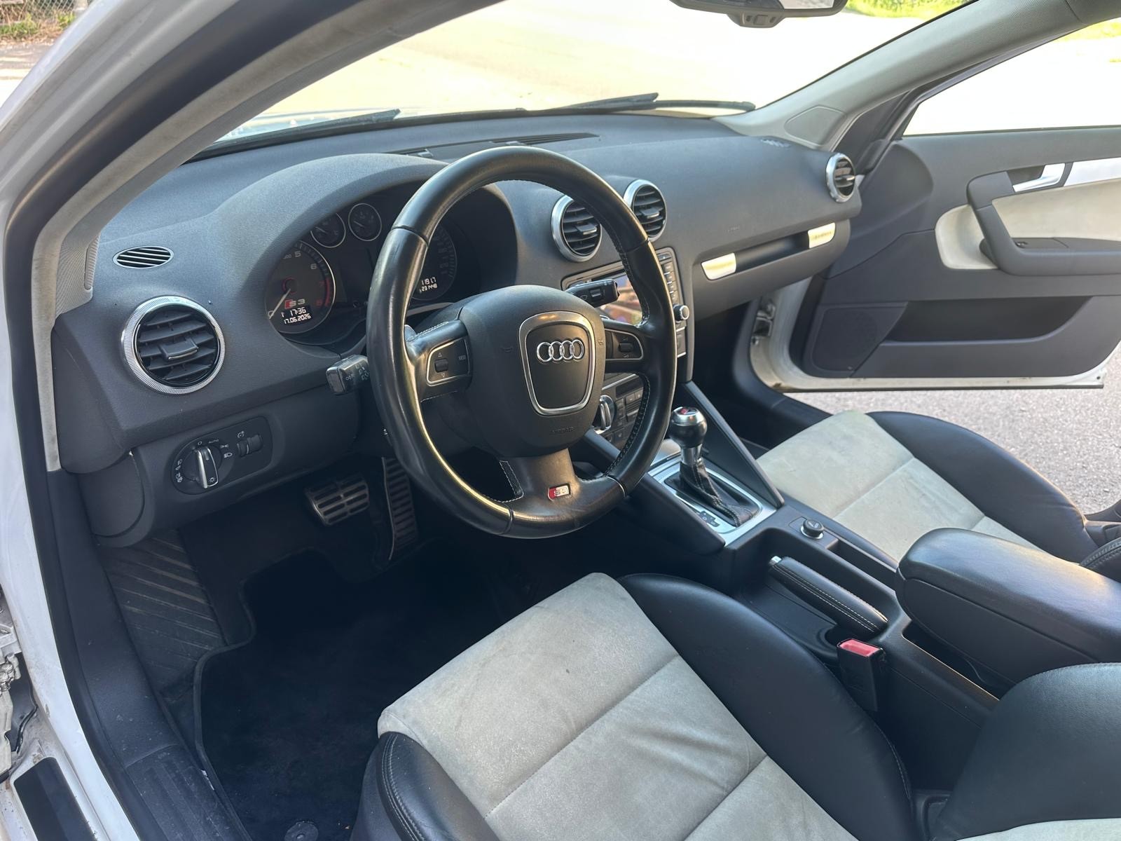 AUDI S3 Sportback 2.0 TFSI quattro S-tronic-image-9
