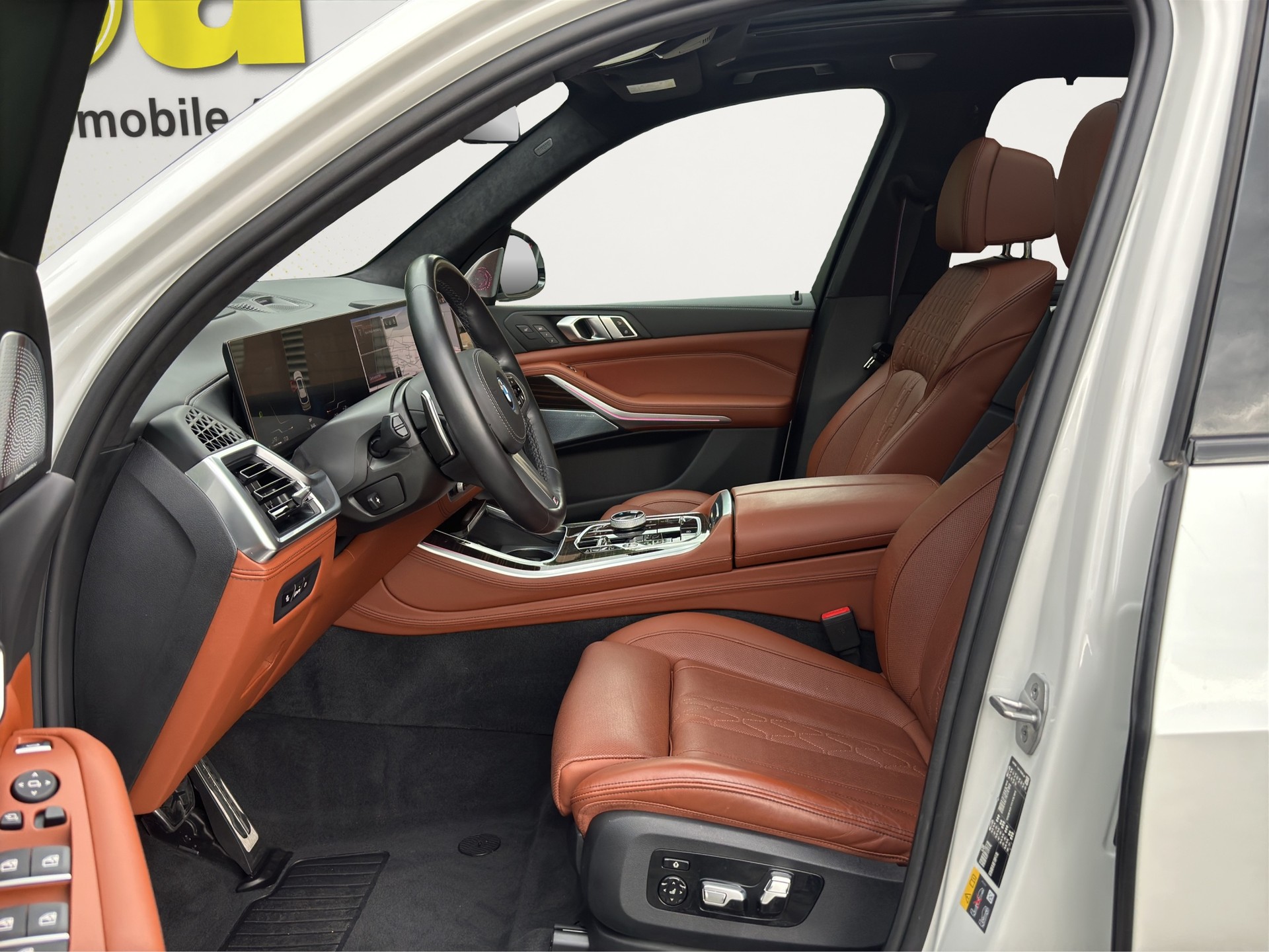 BMW X5 xDrive 50e M Sport Pro (CH) INDIVIDUAL-image-11