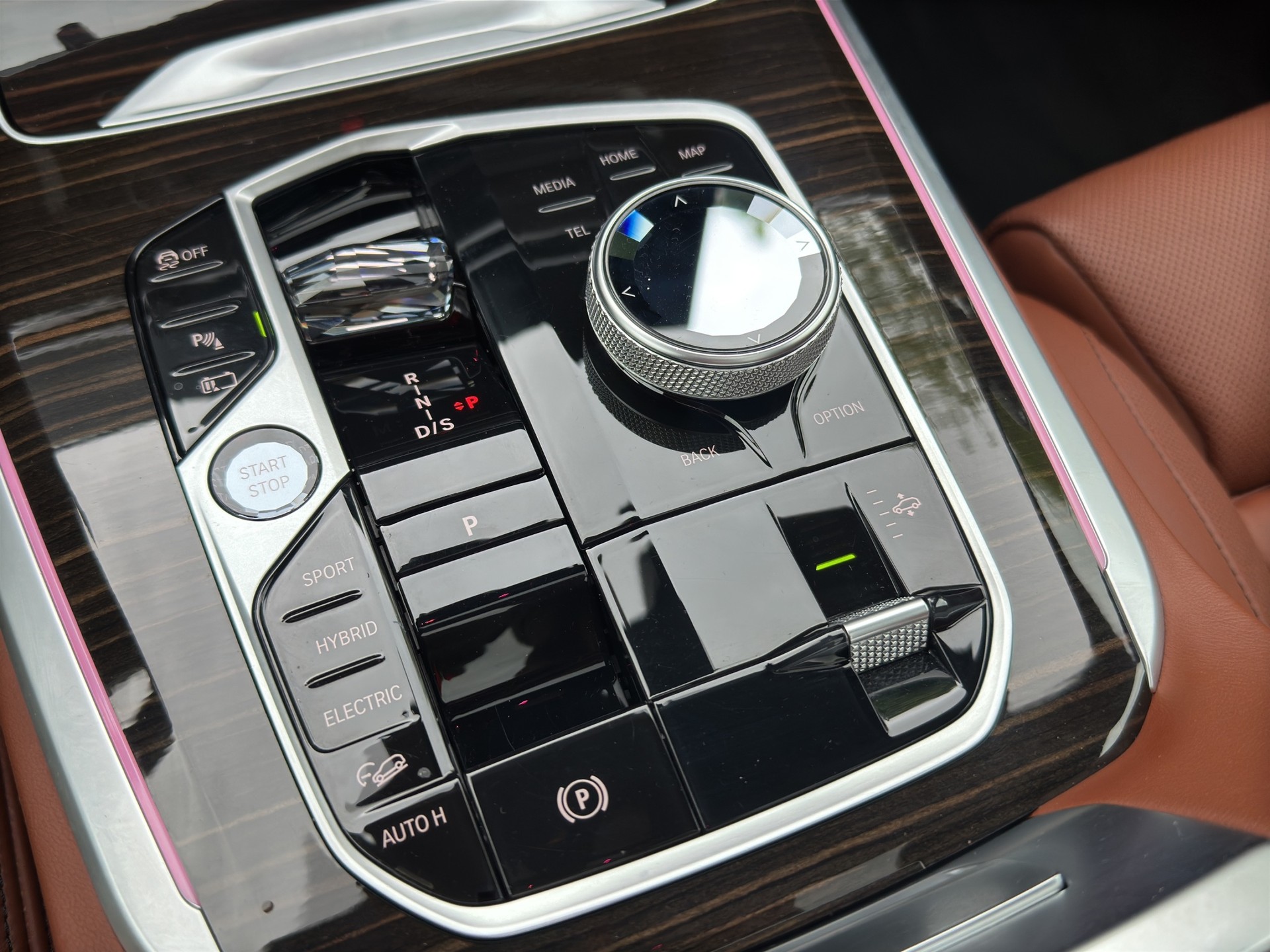 BMW X5 xDrive 50e M Sport Pro (CH) INDIVIDUAL-image-21