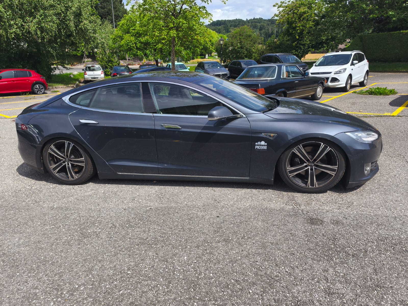 TESLA Model S 85 D-image-2