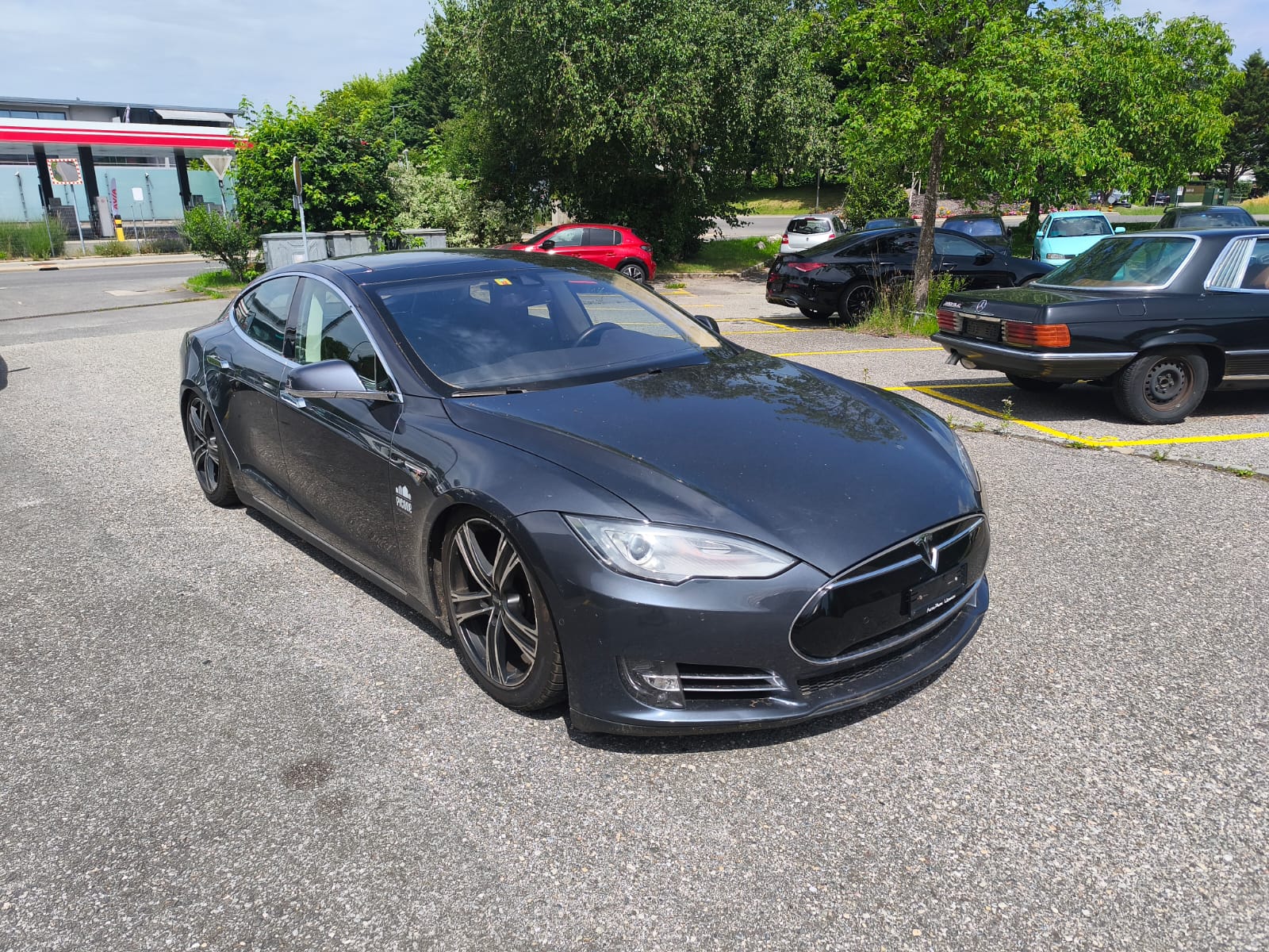 TESLA Model S 85 D-image-1