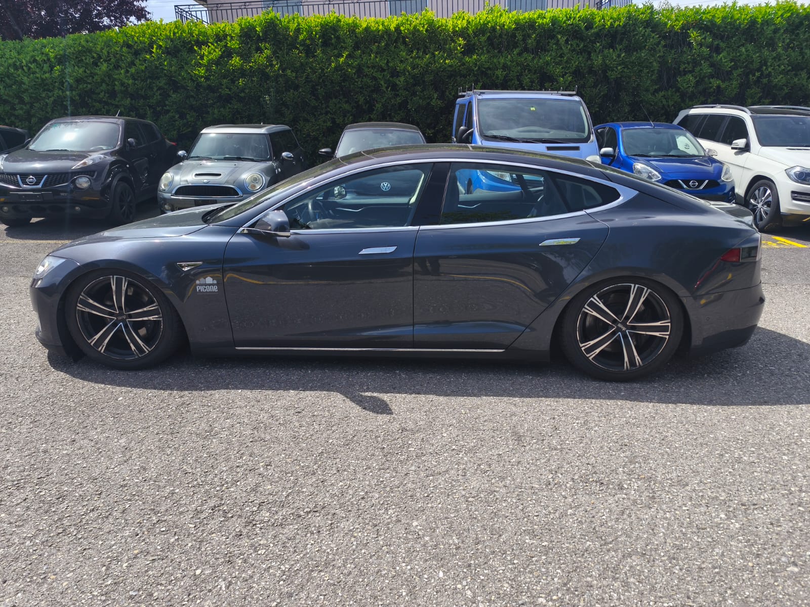 TESLA Model S 85 D-image-3