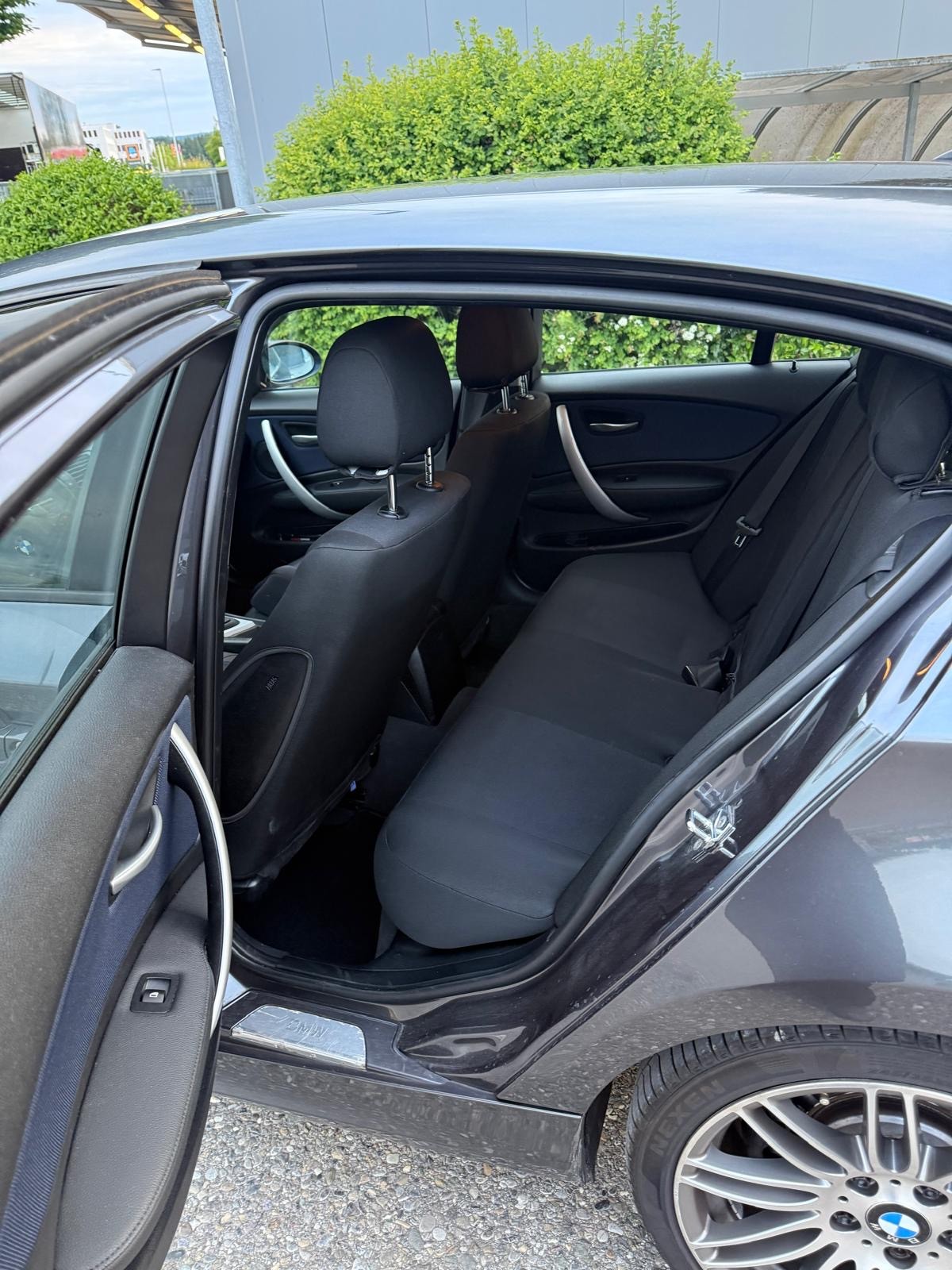 BMW 130i Steptronic-image-4