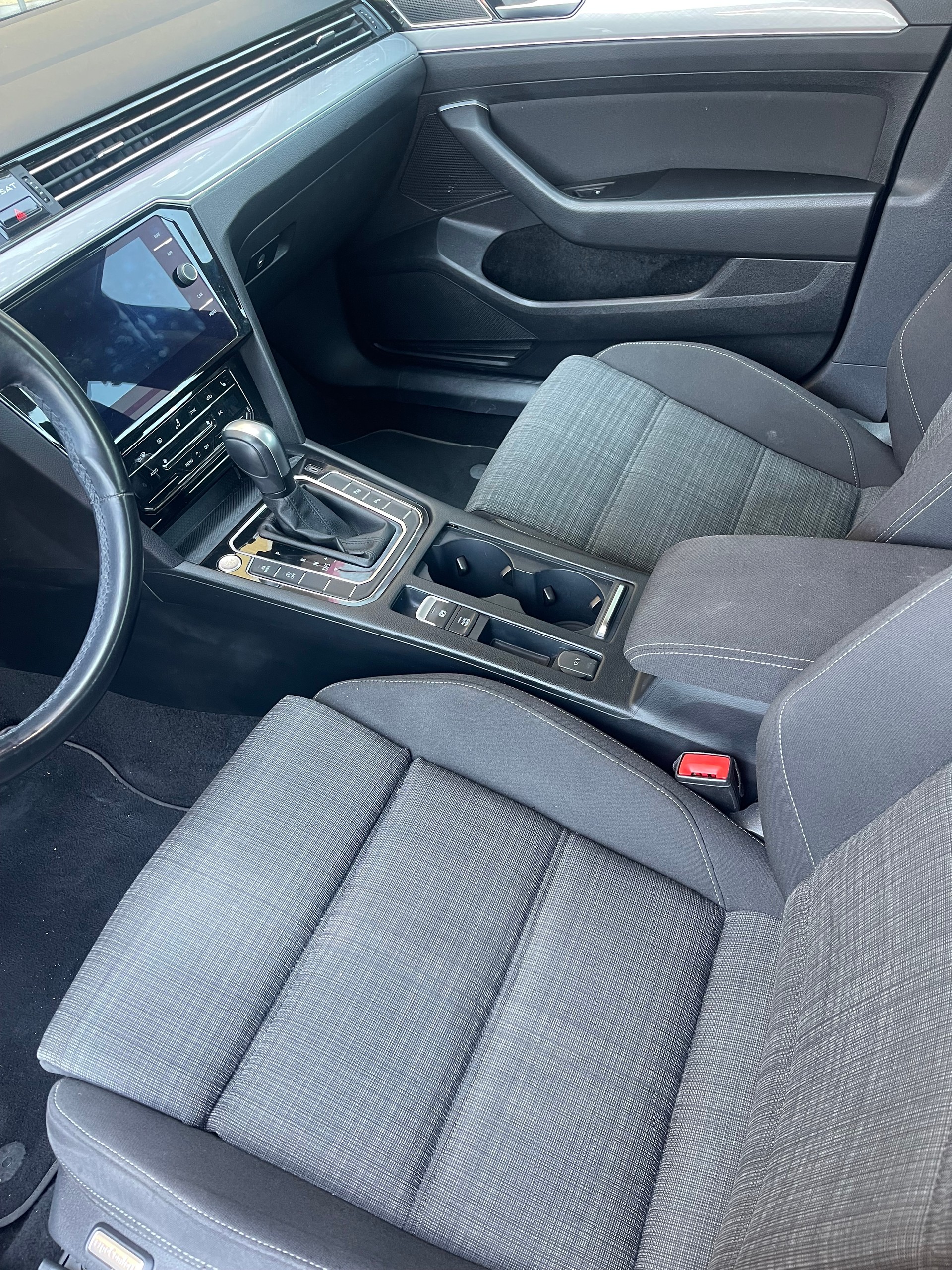 VW Passat 2.0 TDI BMT Elegance DSG-image-6