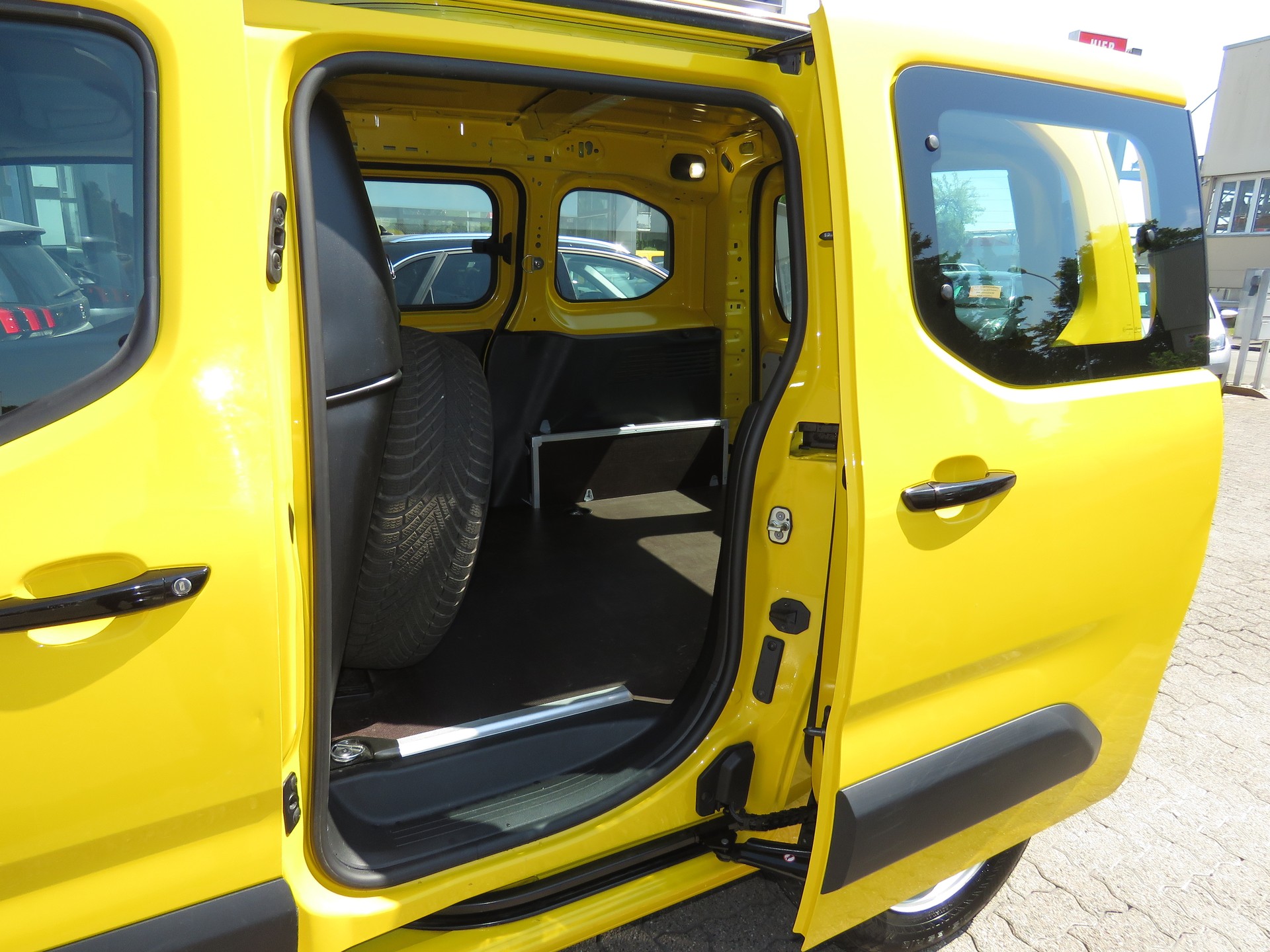OPEL Combo Cargo 1.5 s/s Erhöhte Nutzlast 4x4-image-13