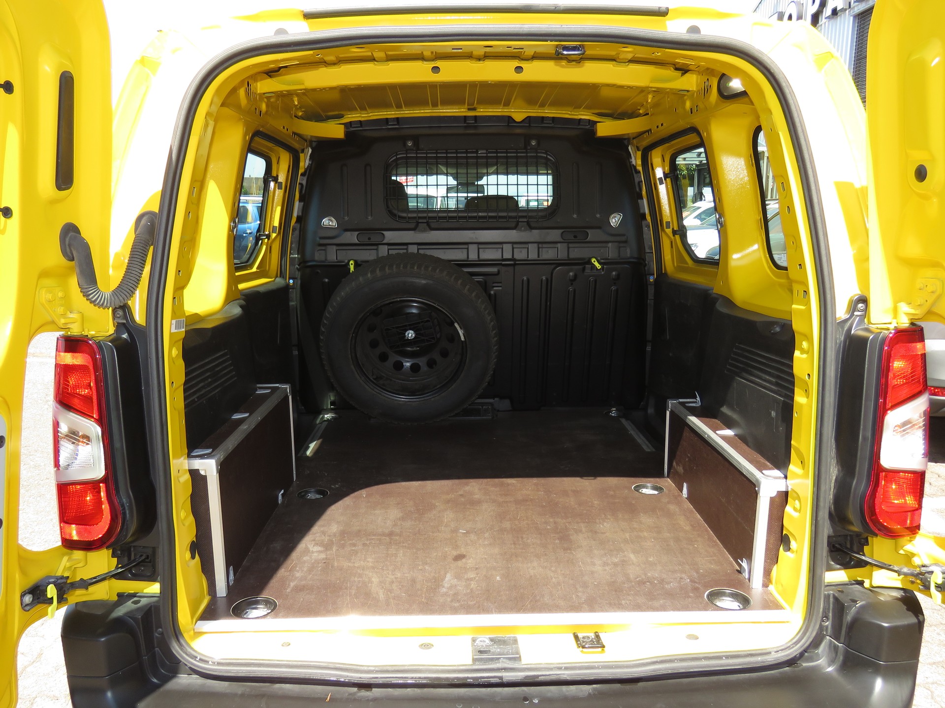 OPEL Combo Cargo 1.5 s/s Erhöhte Nutzlast 4x4-image-11