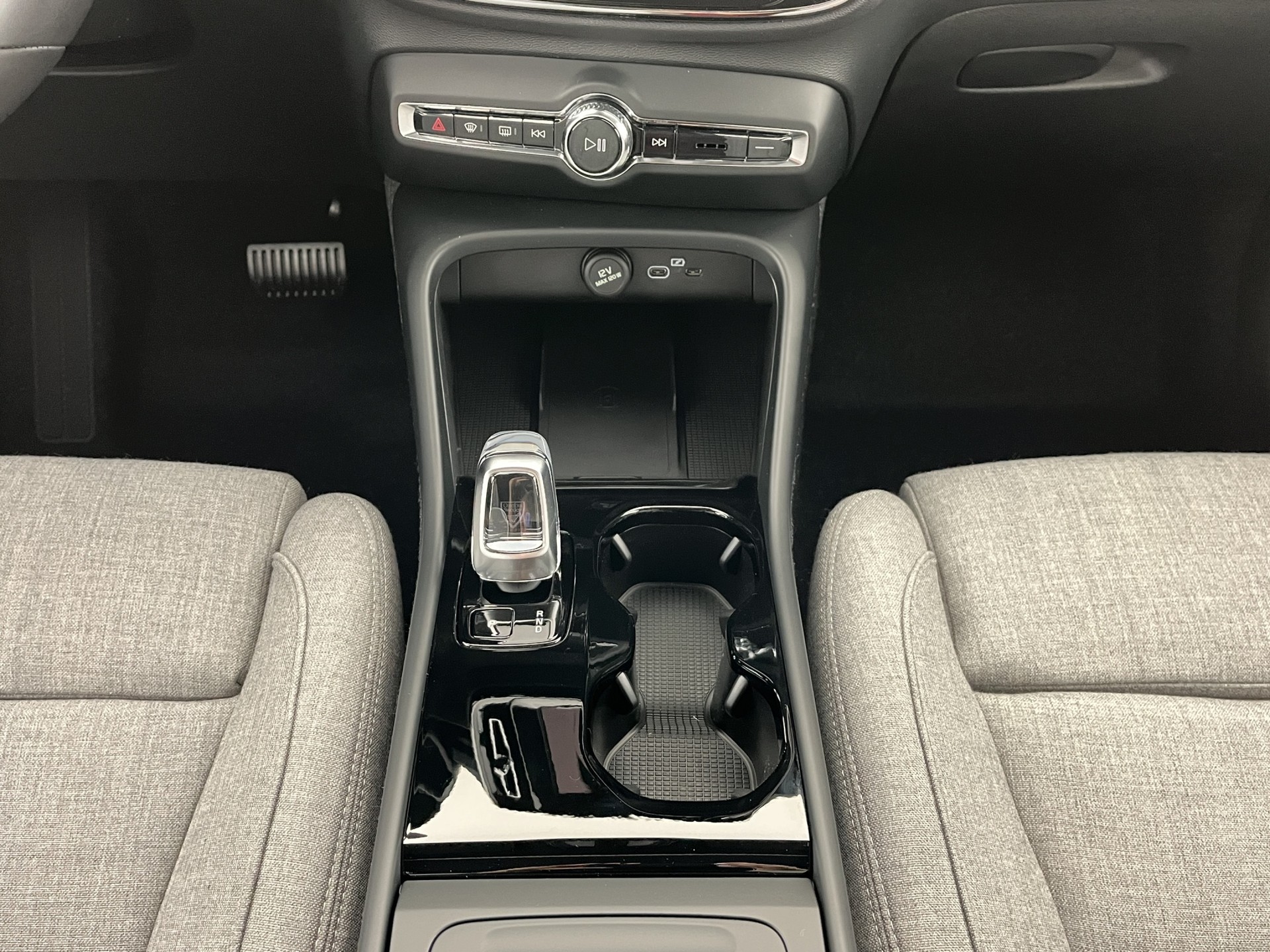 VOLVO EX40 Twin Performance Ultra AWD-image-14