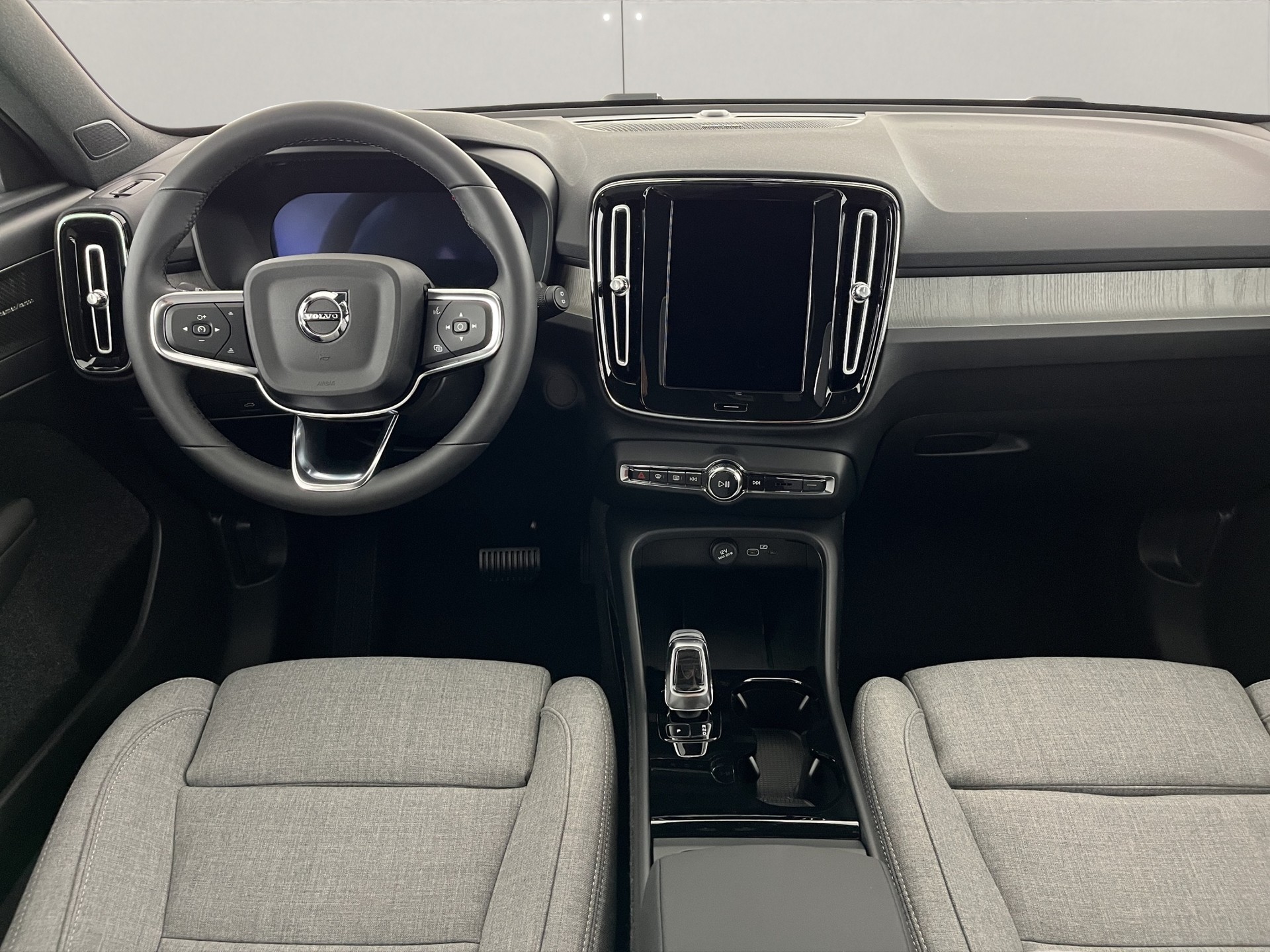 VOLVO EX40 Twin Performance Ultra AWD-image-9