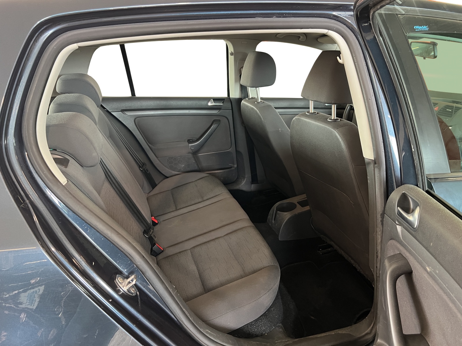 VW Golf 1.9 TDI Trendline 4Motion-image-7