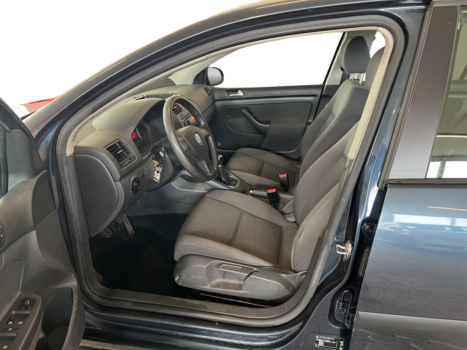VW Golf 1.9 TDI Trendline 4Motion-image-8