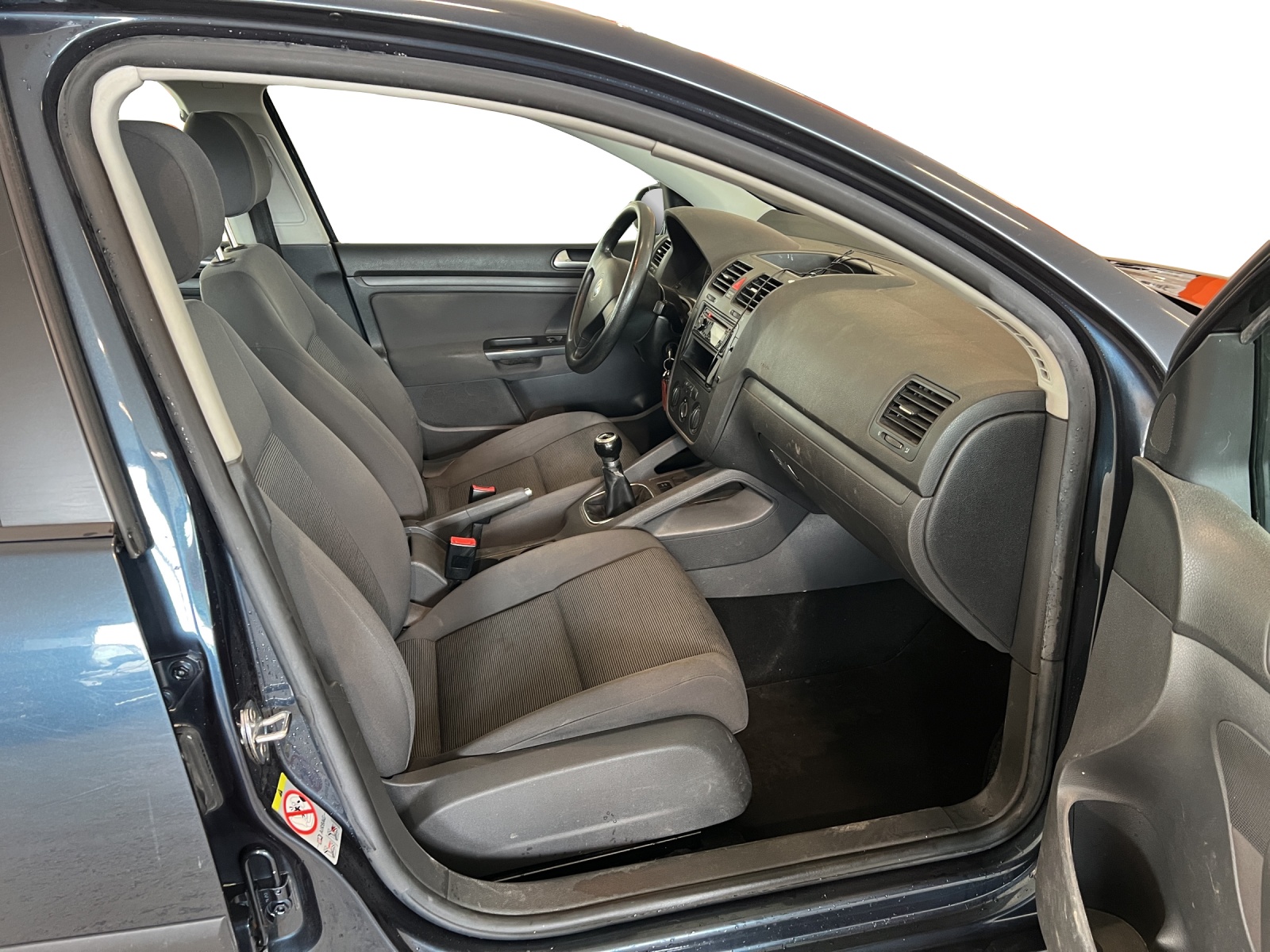 VW Golf 1.9 TDI Trendline 4Motion-image-6