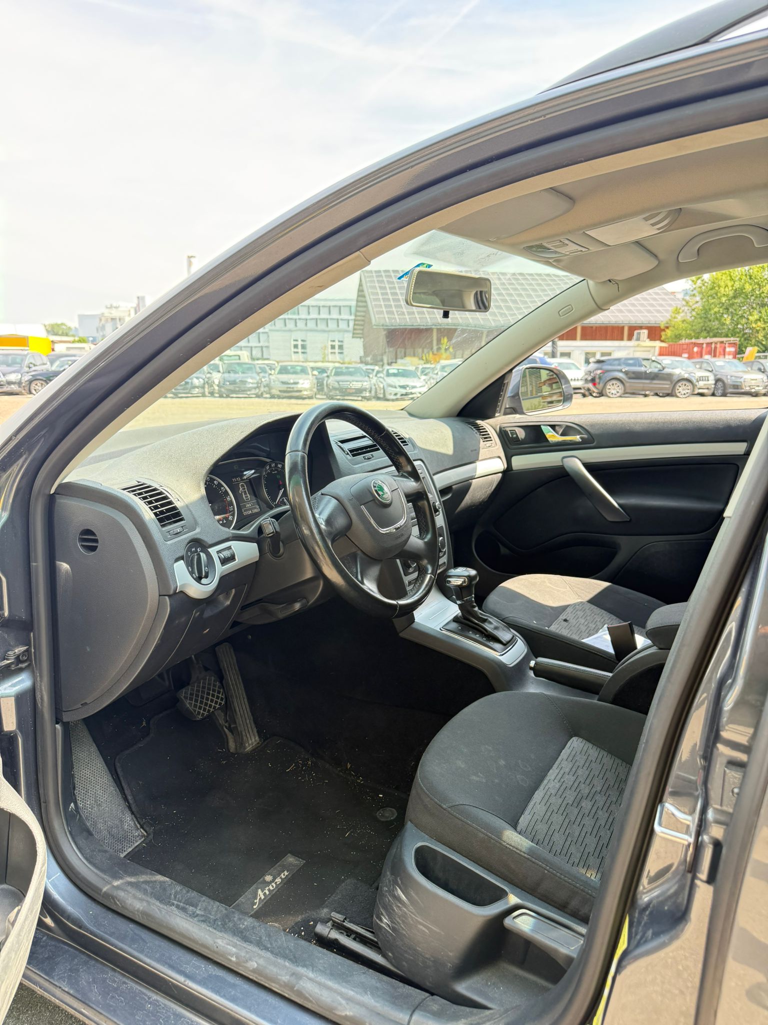SKODA Octavia Combi 2.0 TDI Swiss Adventure 4x4 DSG-image-8