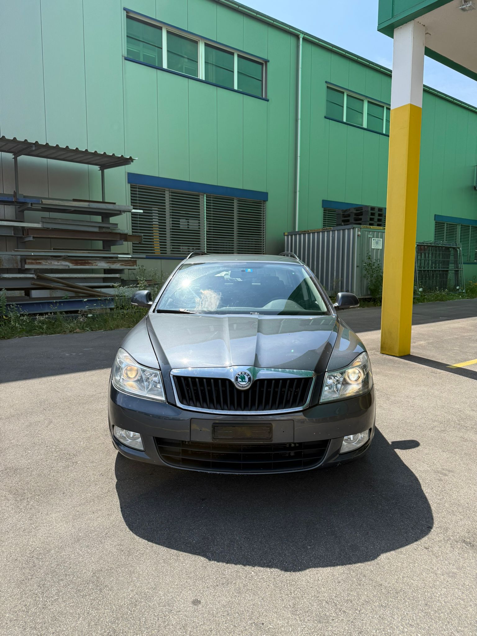 SKODA Octavia Combi 2.0 TDI Swiss Adventure 4x4 DSG-image-1