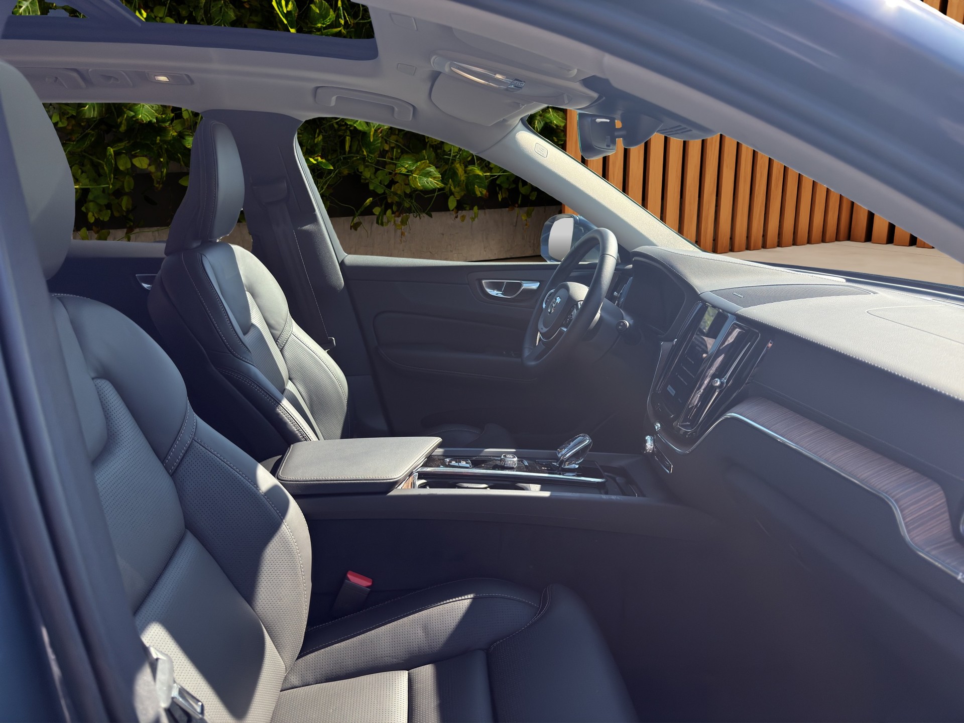 VOLVO XC60 2.0 T6 TE Ultimate Bright eAWD-image-14