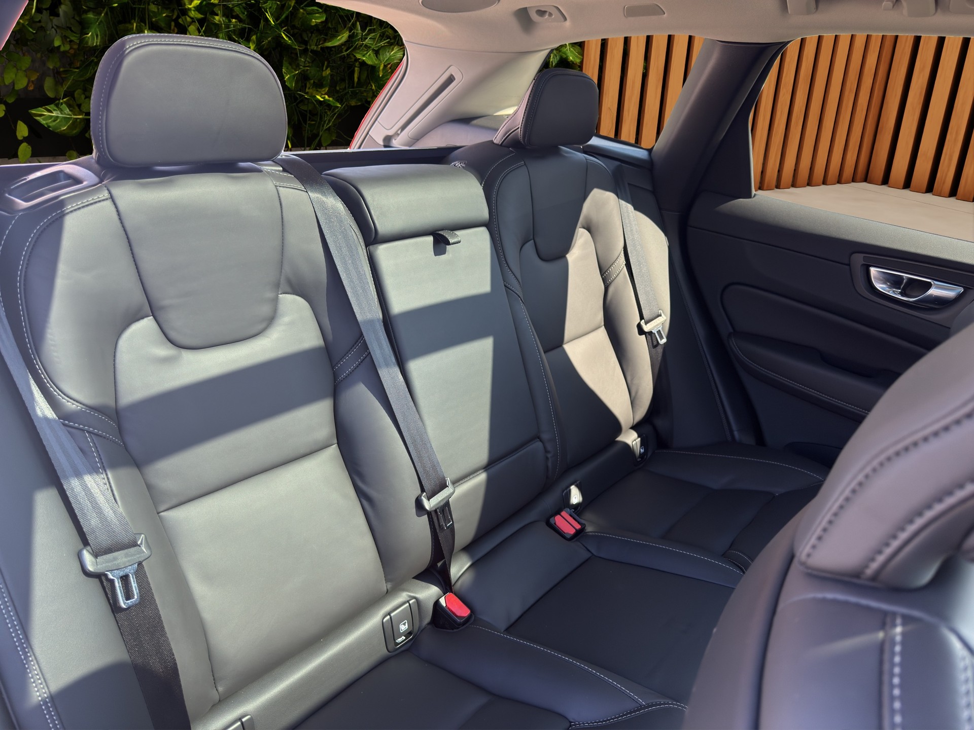 VOLVO XC60 2.0 T6 TE Ultimate Bright eAWD-image-16