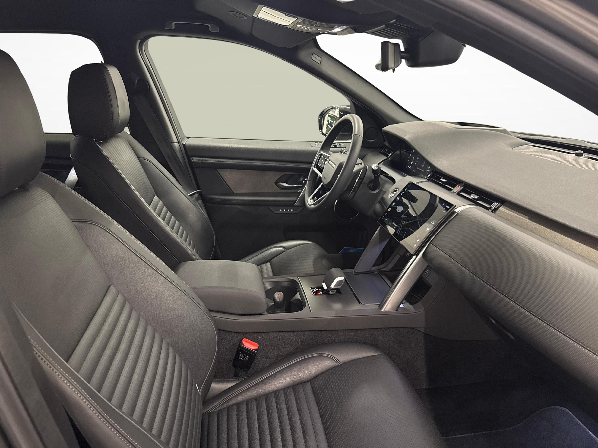 LAND ROVER Discovery Sport 1.5 T 270e Dynamic SE-image-12