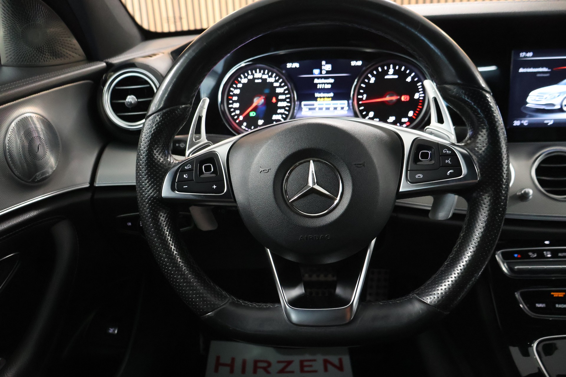 MERCEDES-BENZ E 220 d AMG Line 9G-Tronic-image-20