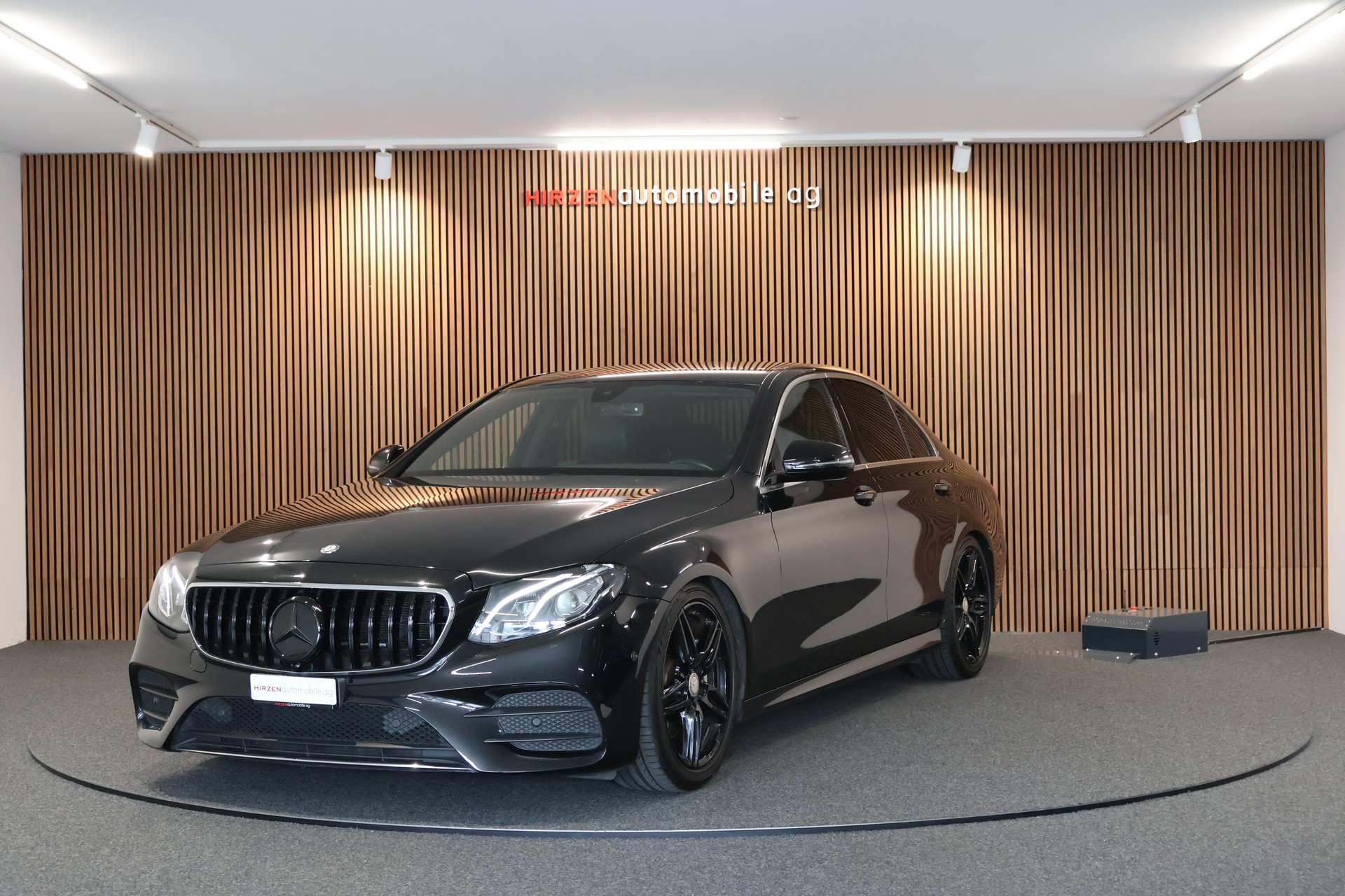 MERCEDES-BENZ E 220 d AMG Line 9G-Tronic-image-0