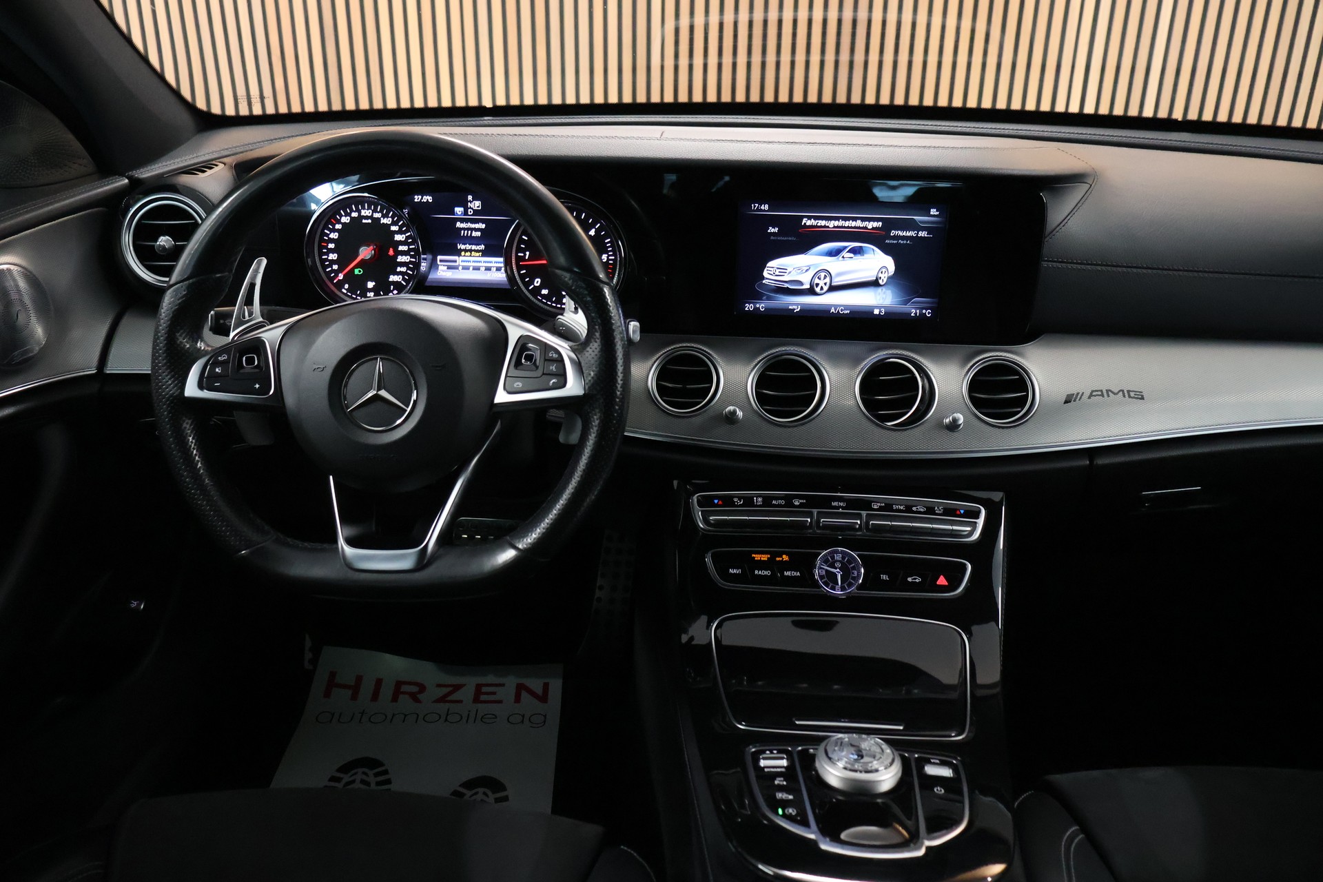 MERCEDES-BENZ E 220 d AMG Line 9G-Tronic-image-16