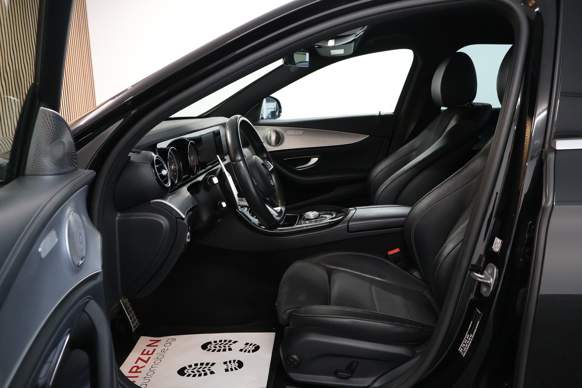 MERCEDES-BENZ E 220 d AMG Line 9G-Tronic-image-8
