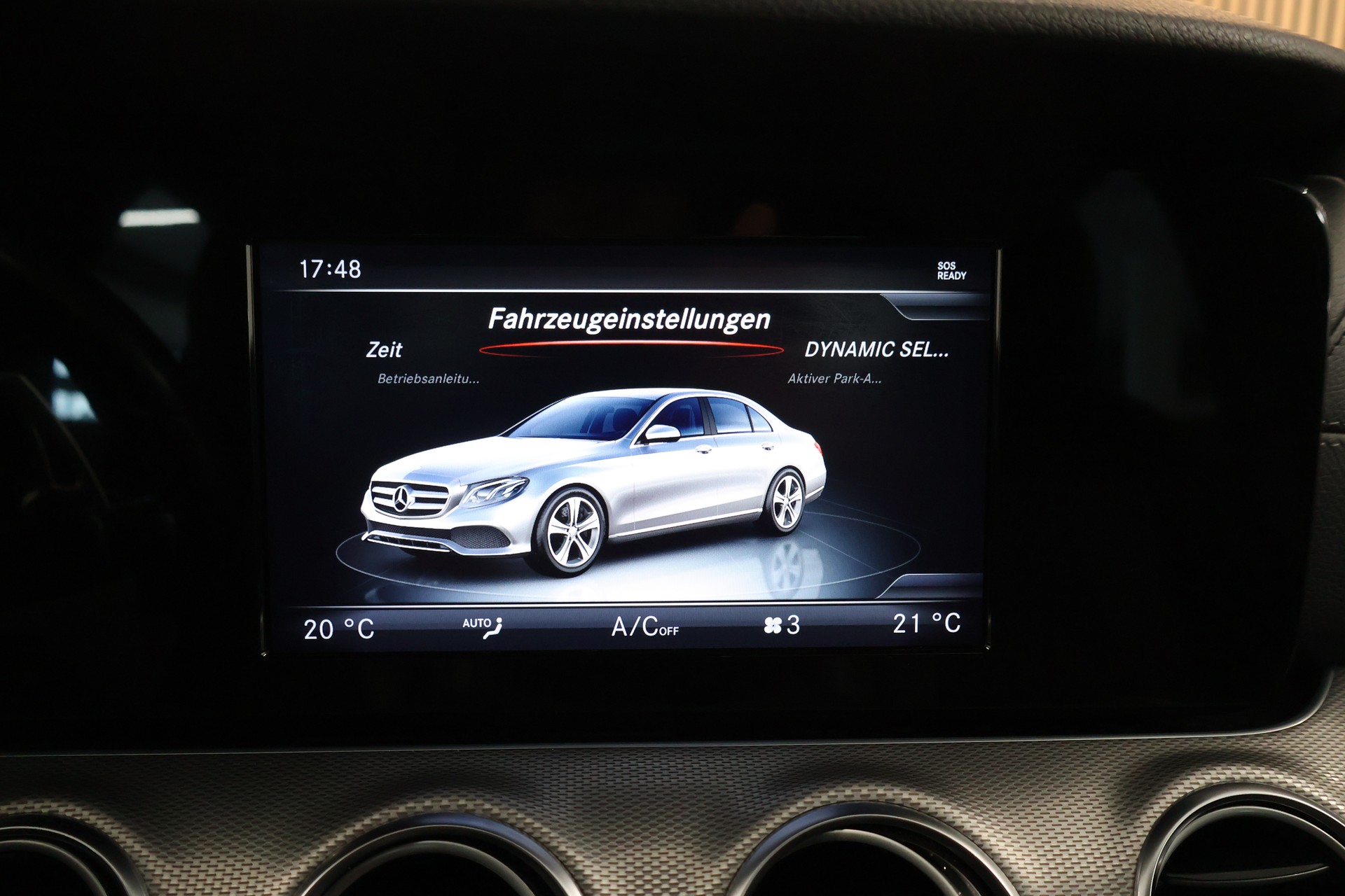 MERCEDES-BENZ E 220 d AMG Line 9G-Tronic-image-18