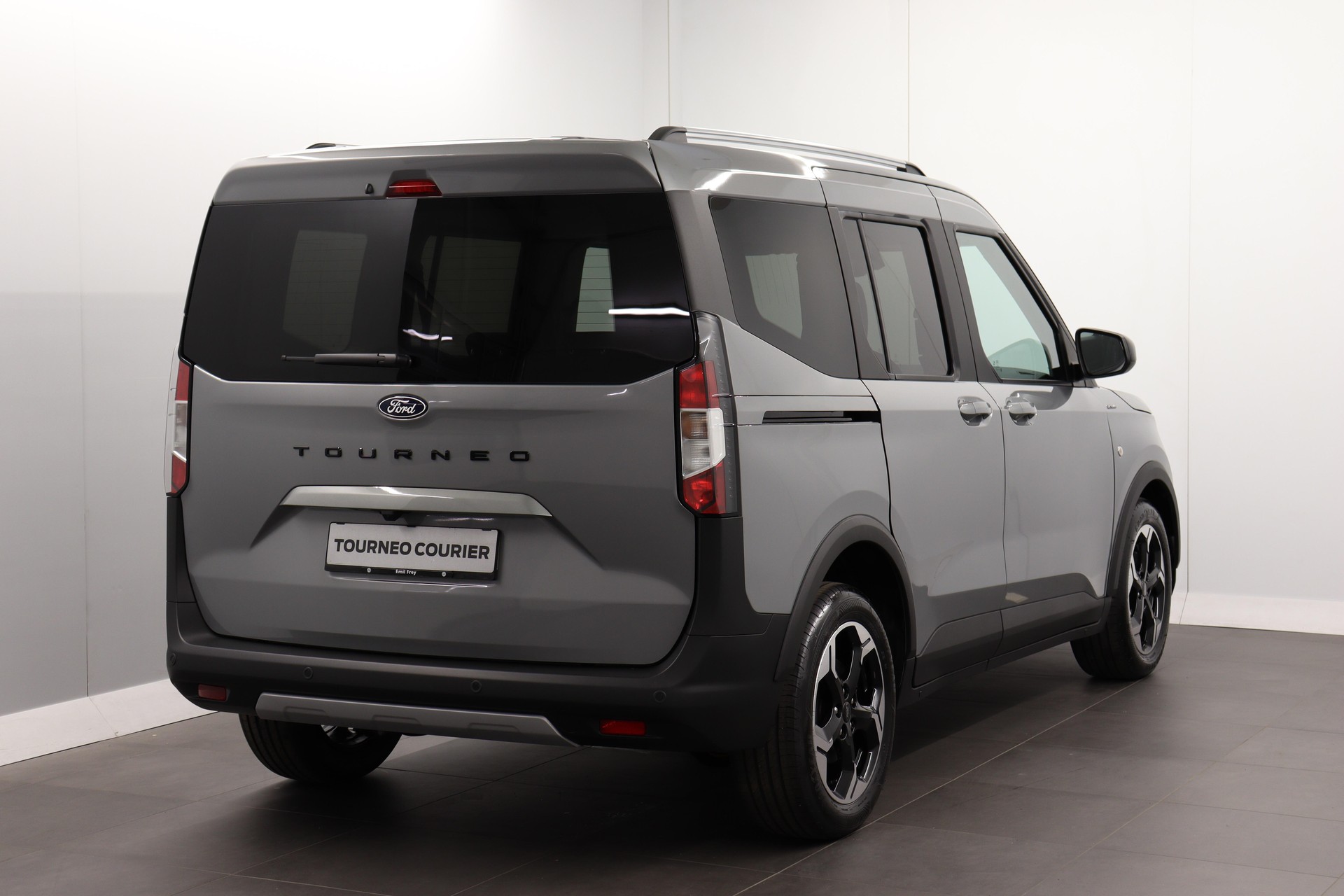FORD Tourneo Courier 1.0 EcoBoost Active-showroom-element-2