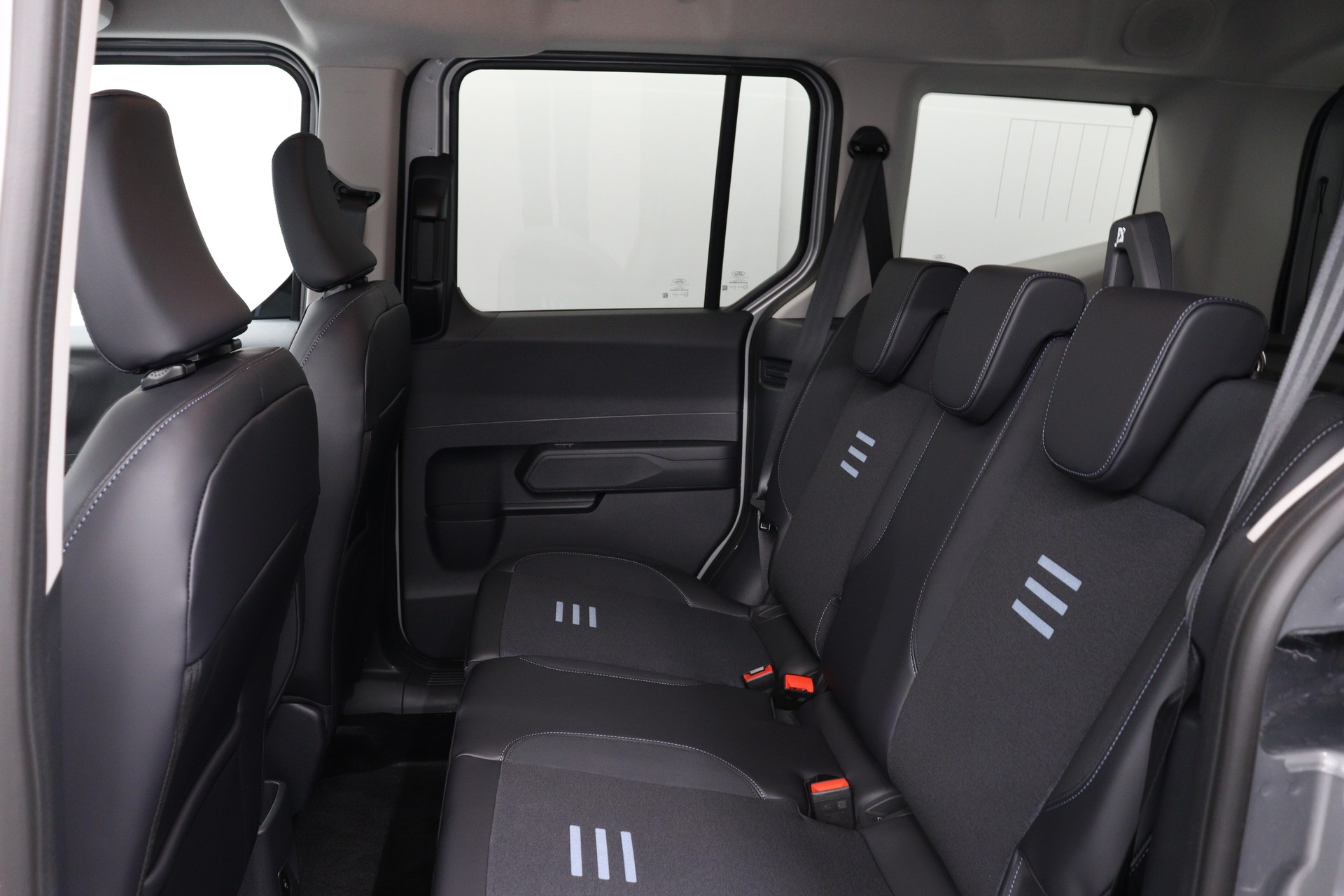 FORD Tourneo Courier 1.0 EcoBoost Active-image-9