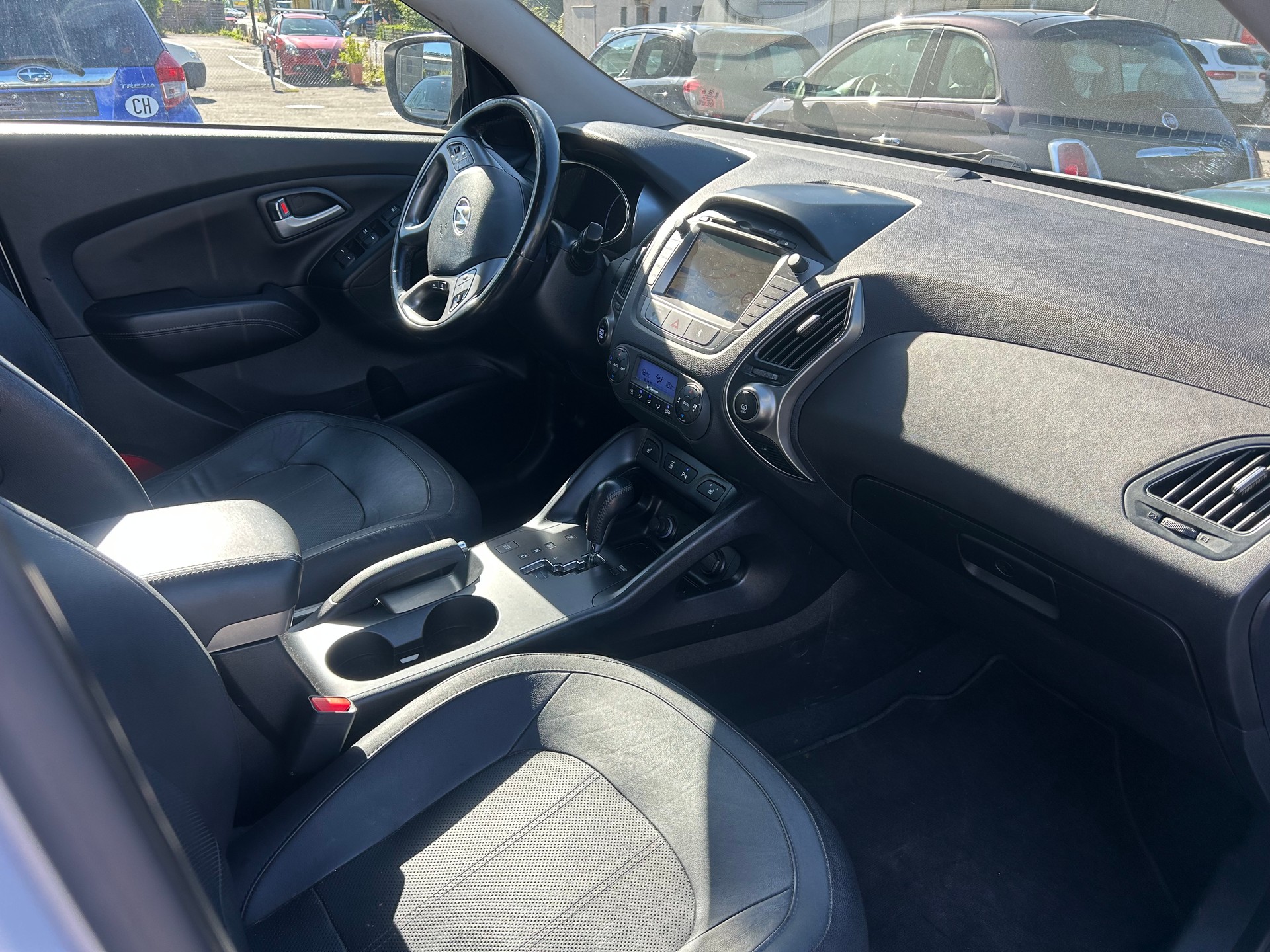HYUNDAI iX 35 2.0 CRDi Vertex 4WD Automatic-image-6
