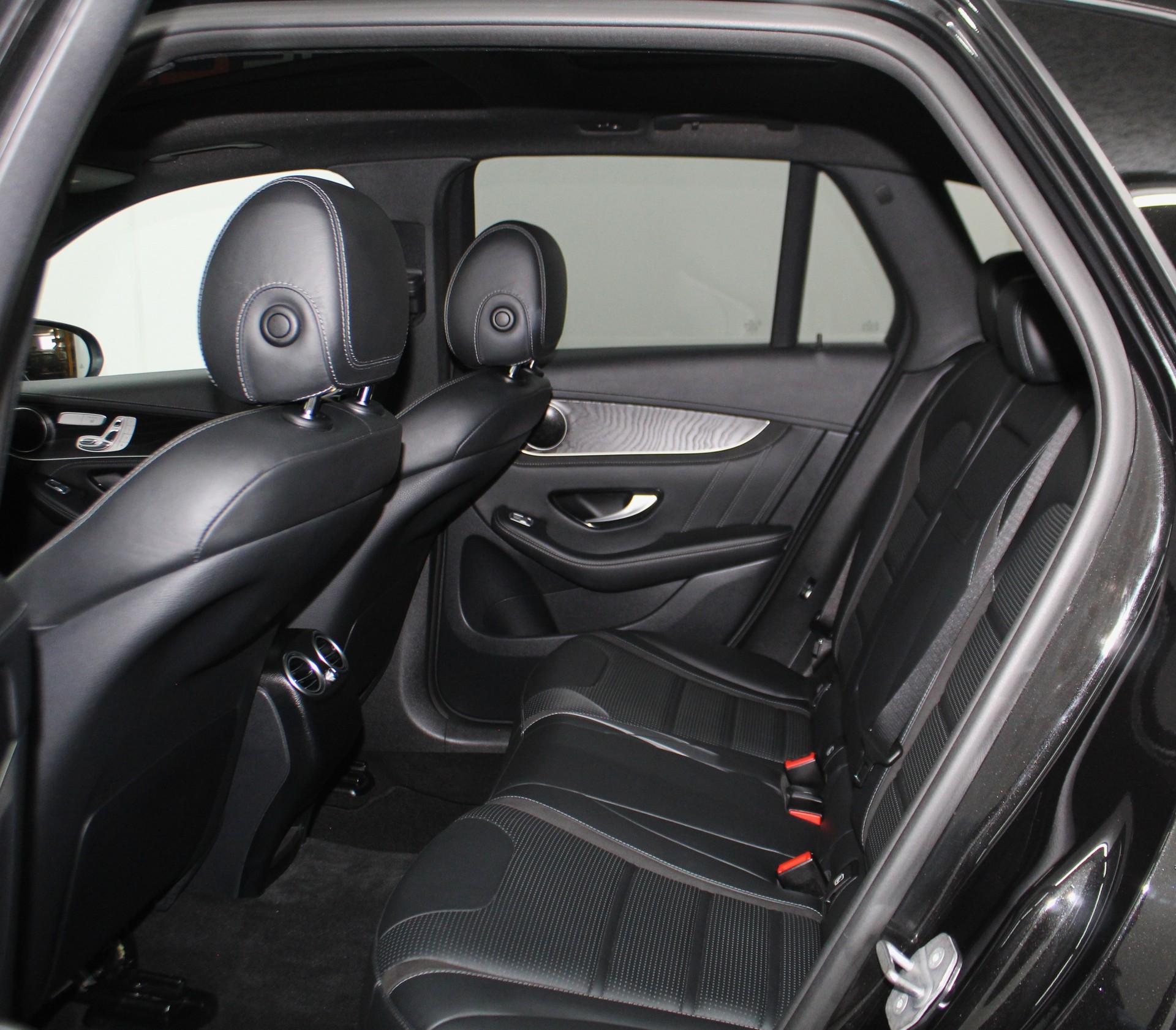 MERCEDES-BENZ GLC 63 AMG 4Matic+ 9G-Tronic Black Edition ohne OPF-image-9