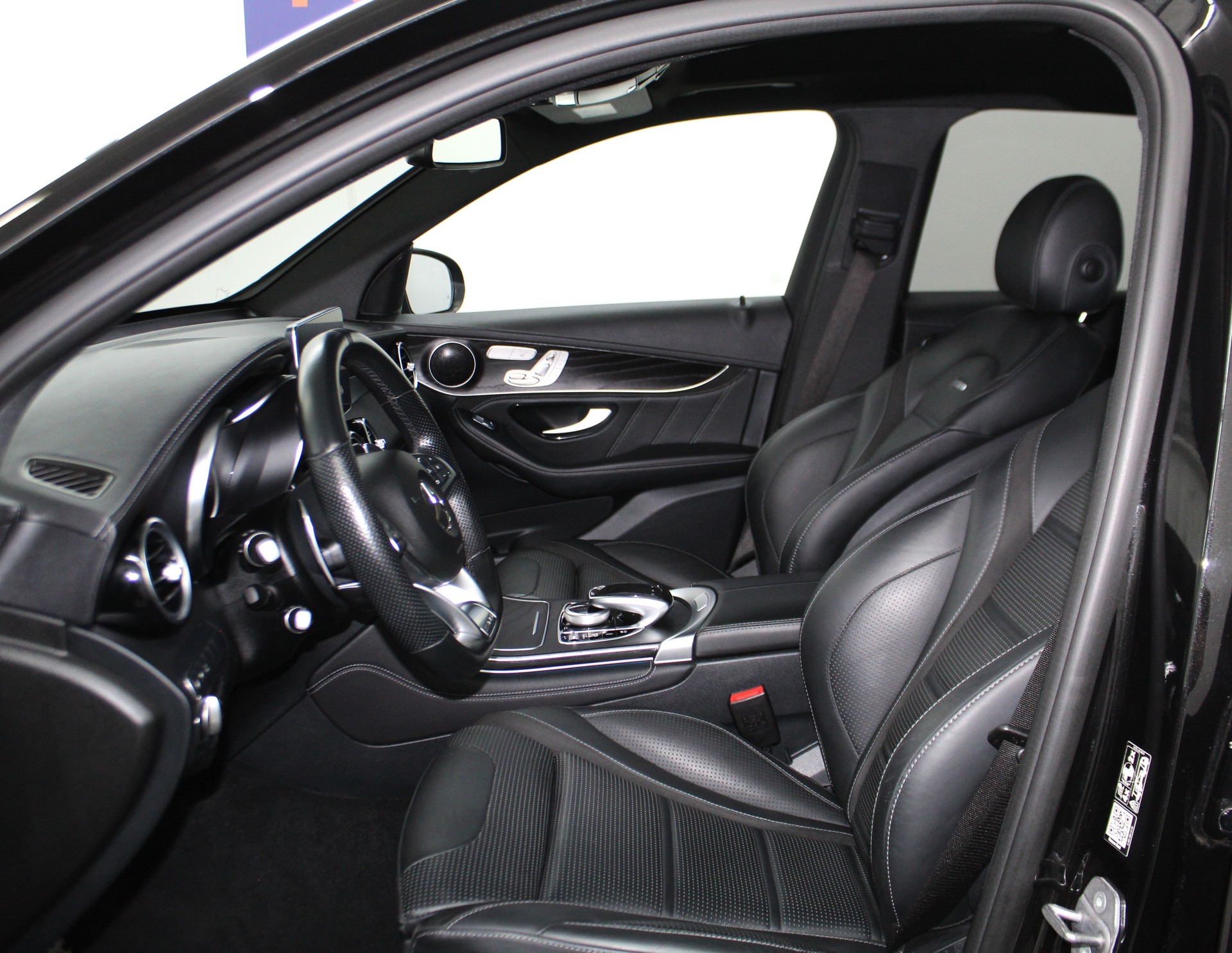 MERCEDES-BENZ GLC 63 AMG 4Matic+ 9G-Tronic Black Edition ohne OPF-image-7