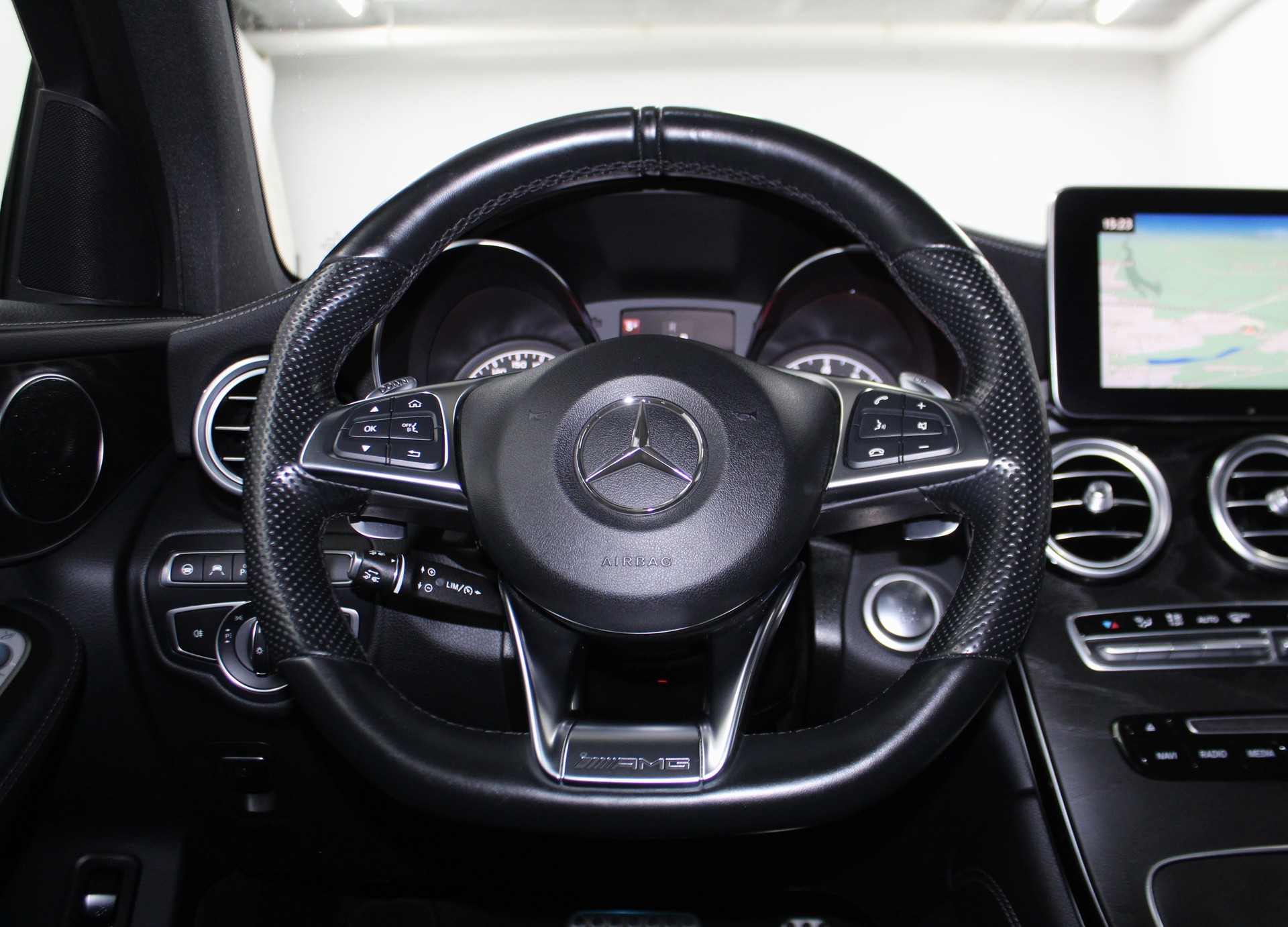 MERCEDES-BENZ GLC 63 AMG 4Matic+ 9G-Tronic Black Edition ohne OPF-image-13