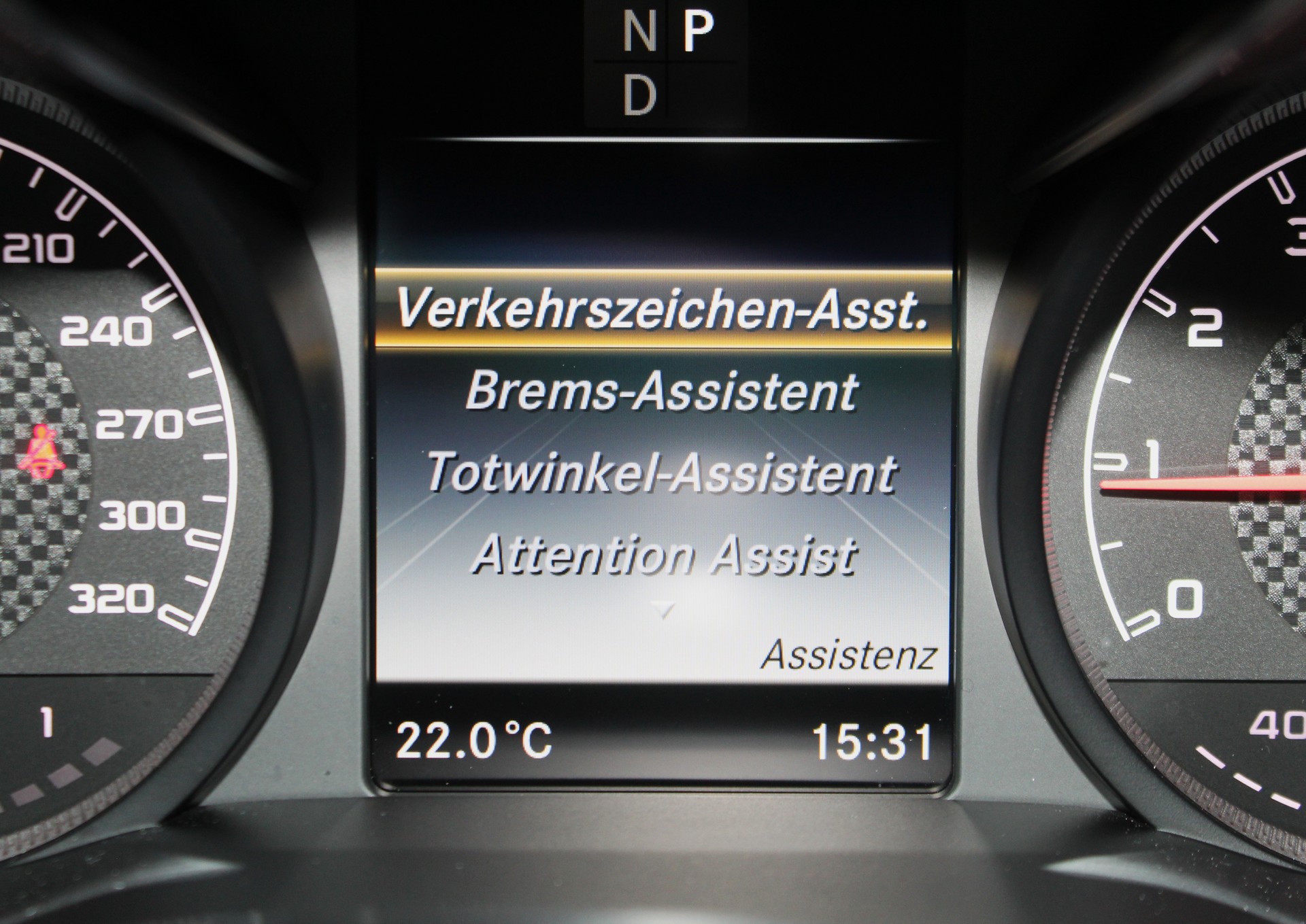 MERCEDES-BENZ GLC 63 AMG 4Matic+ 9G-Tronic Black Edition ohne OPF-image-16
