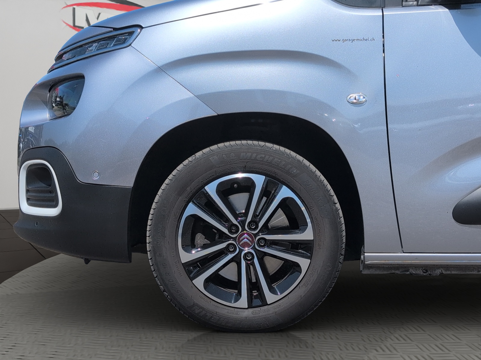 CITROEN Berlingo XL 1.5 BlueHDi 130 Feel Pack 7P. / Anhängerkupplung fix / Rückfahrkamera / Totwinkelassistent / Winterräder-image-15