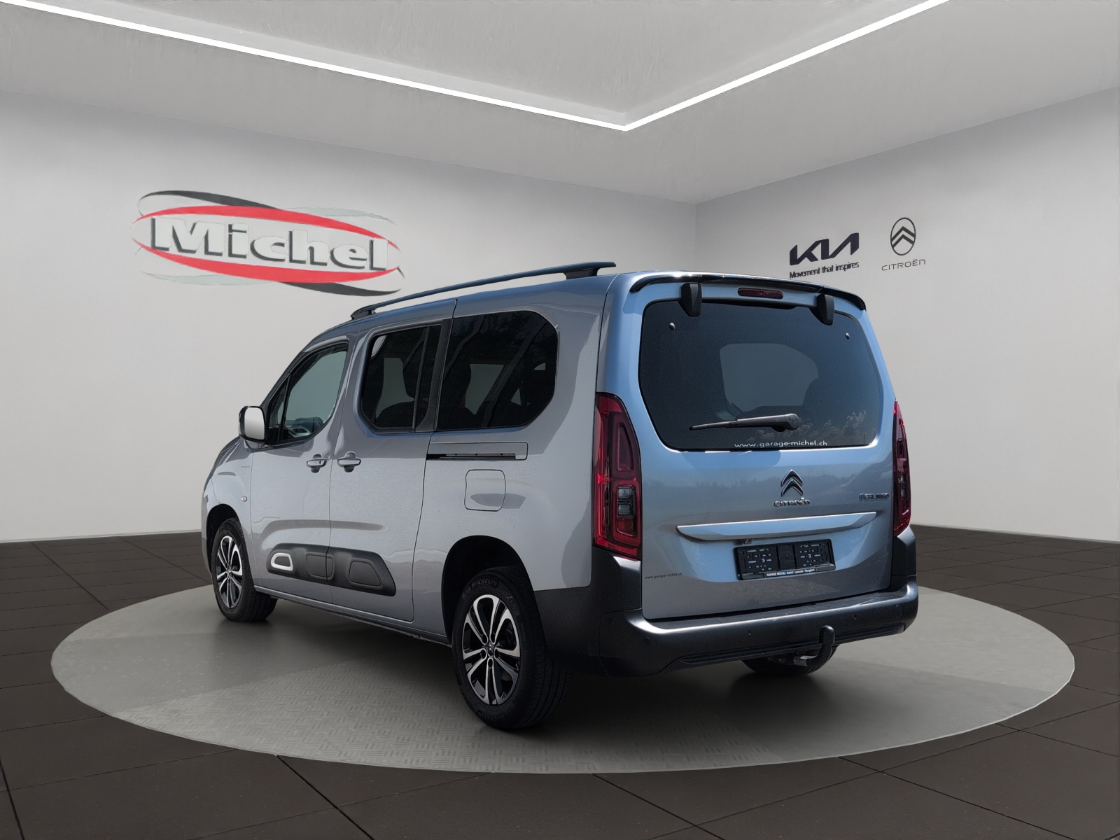 CITROEN Berlingo XL 1.5 BlueHDi 130 Feel Pack 7P. / Anhängerkupplung fix / Rückfahrkamera / Totwinkelassistent / Winterräder-image-6