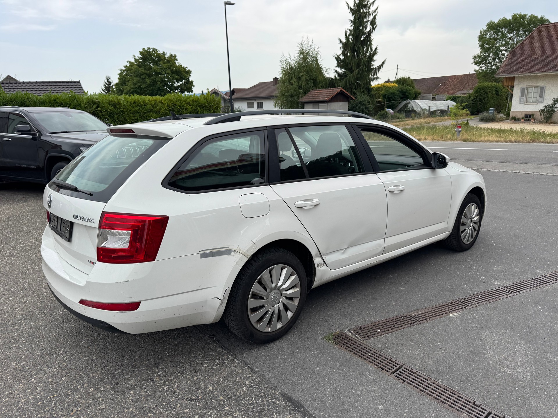 SKODA Octavia Combi 1.6 TDI Fresh 4x4-image-9